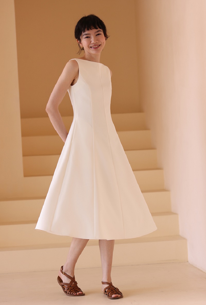 優雅氣質通勤法式一字領無袖白色赫本風連身裙洋裝