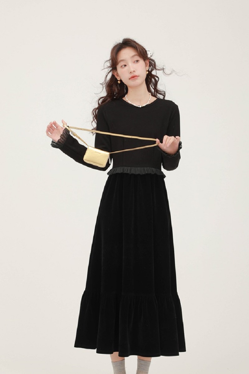 法式復古赫本風絲絨連身裙女秋冬拼接設計感黑色裙子洋裝