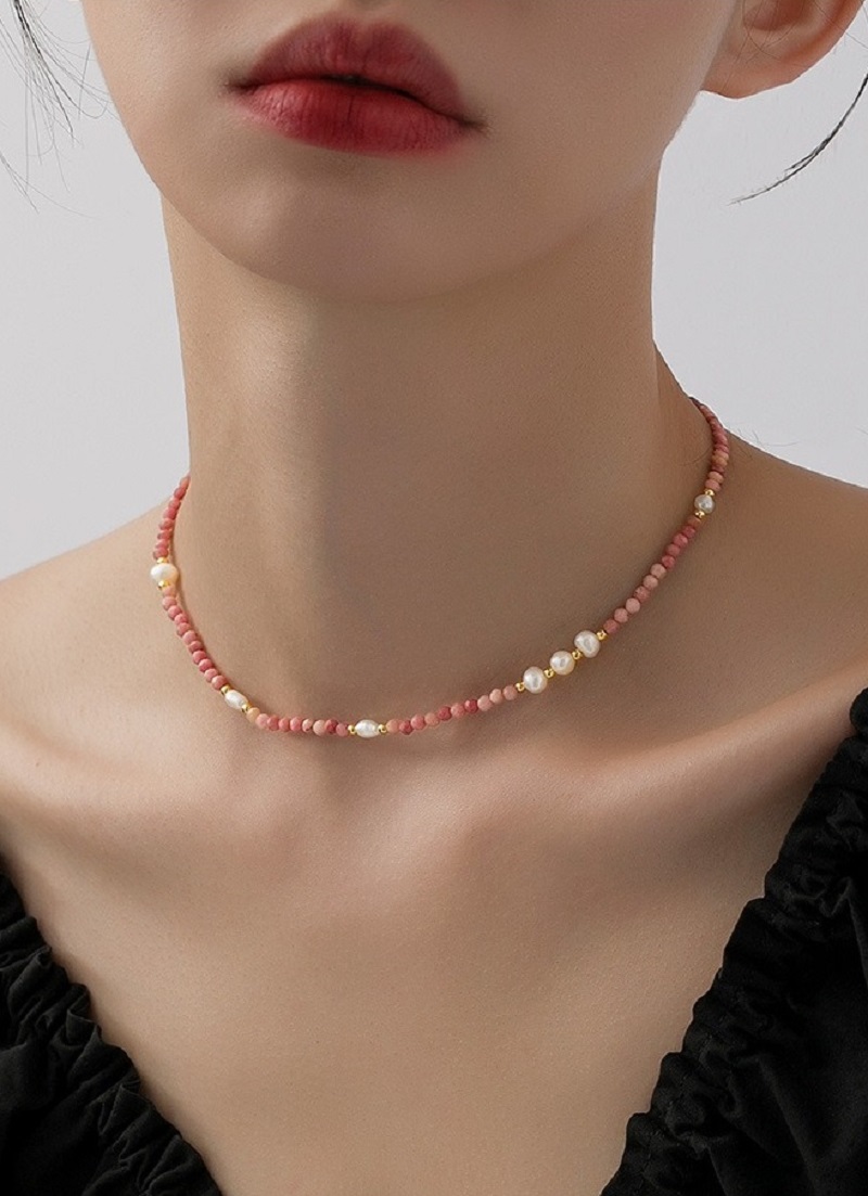 淡水珍珠項鍊女小眾串珠​​設計高級感薔薇石粉色甜美新品頸脖鎖骨鏈