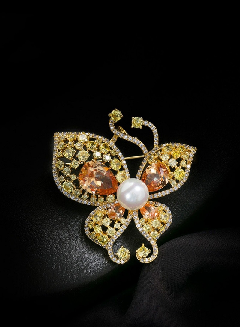 蝴蝶水晶鋯石珍珠胸針女高級感輕奢設計大衣西服別針毛衣胸花配件