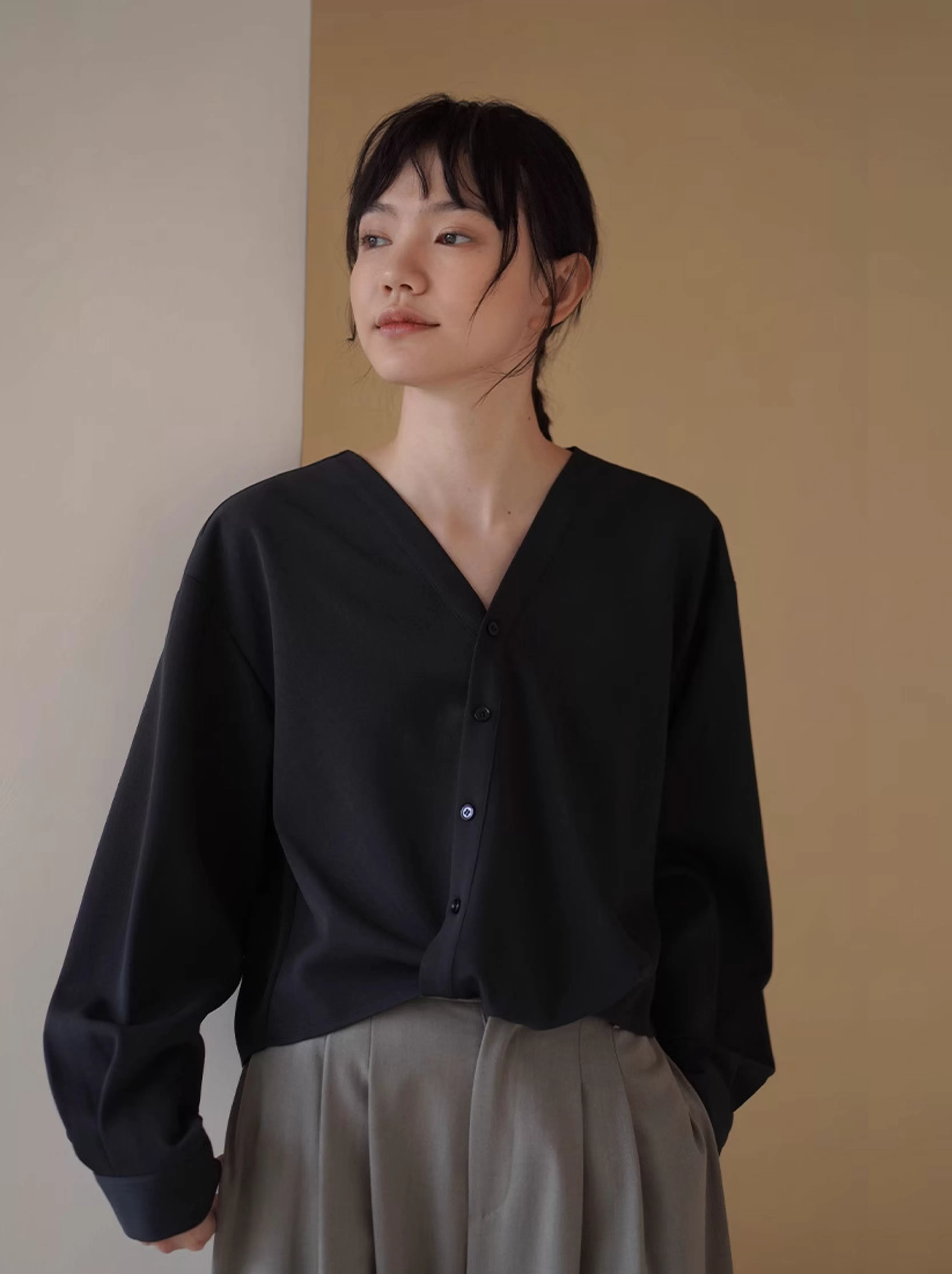 破曉前夕小眾設計感下擺扭結通勤上衣寬鬆顯瘦V領襯衫女