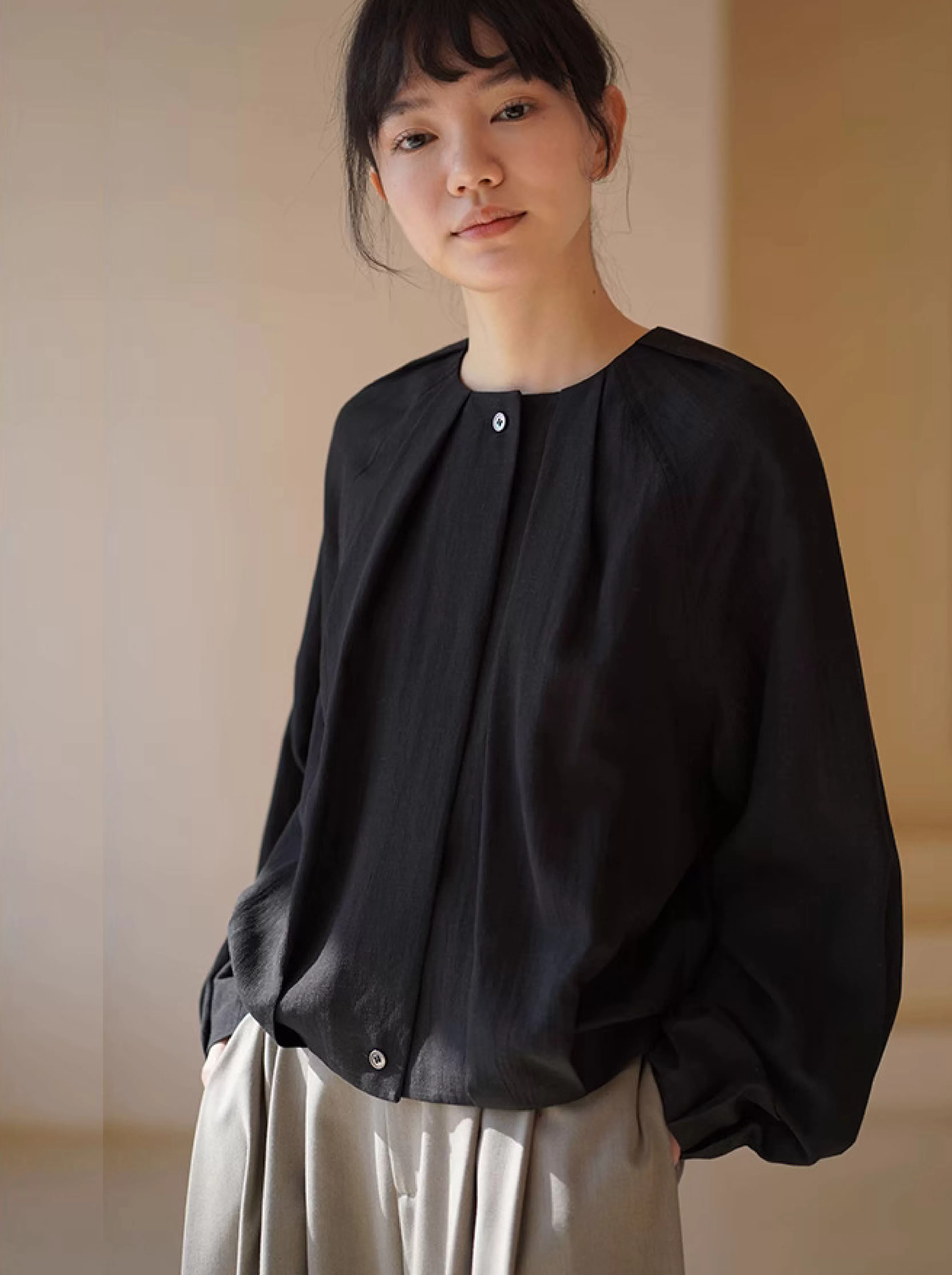 亞麻真絲混紡收褶圓領設計氣質精英寬鬆通勤顯瘦襯衫