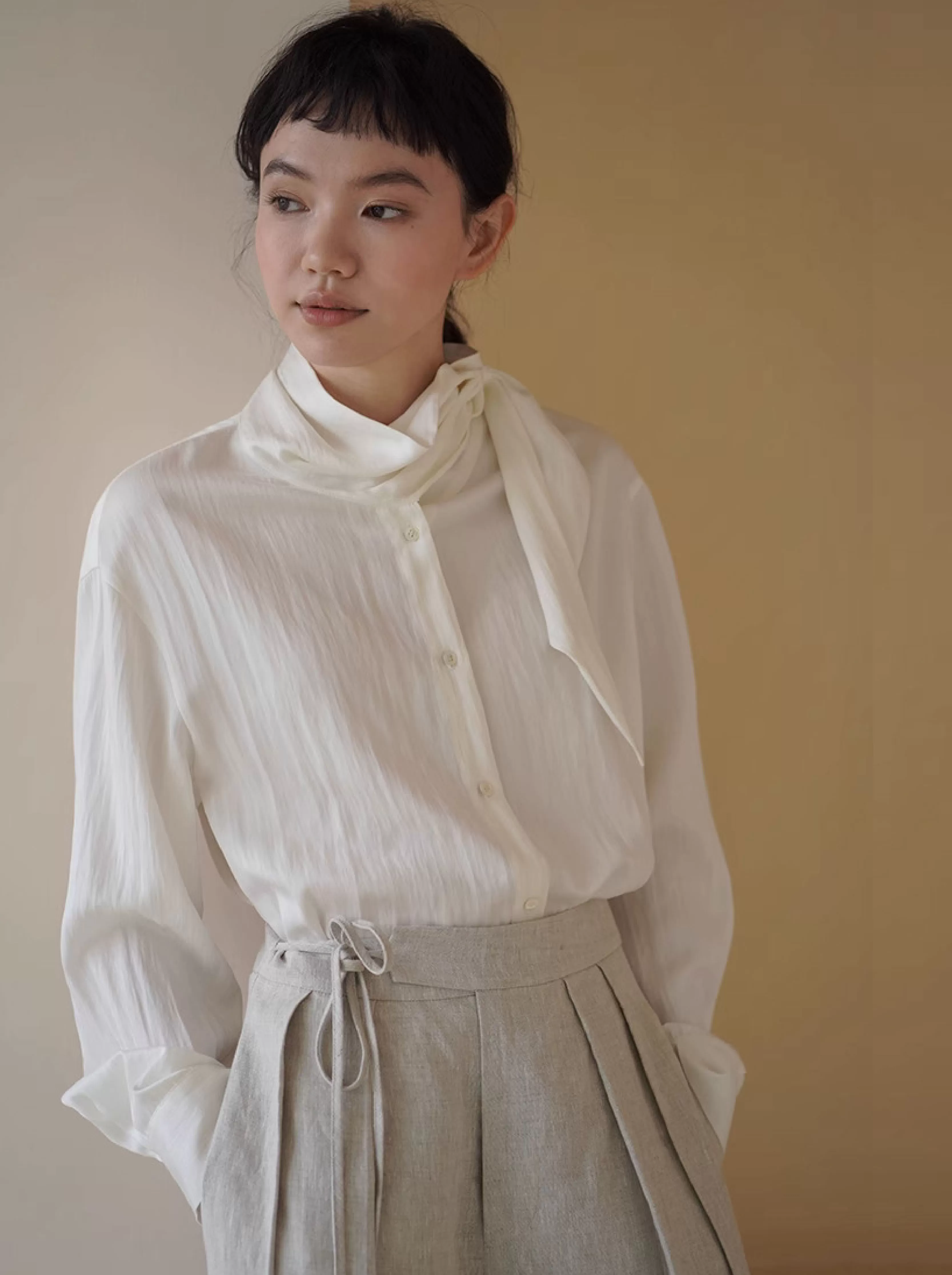 珠光細語飄爽100萊賽爾貢緞垂感顯瘦飄帶領口通勤襯衫女