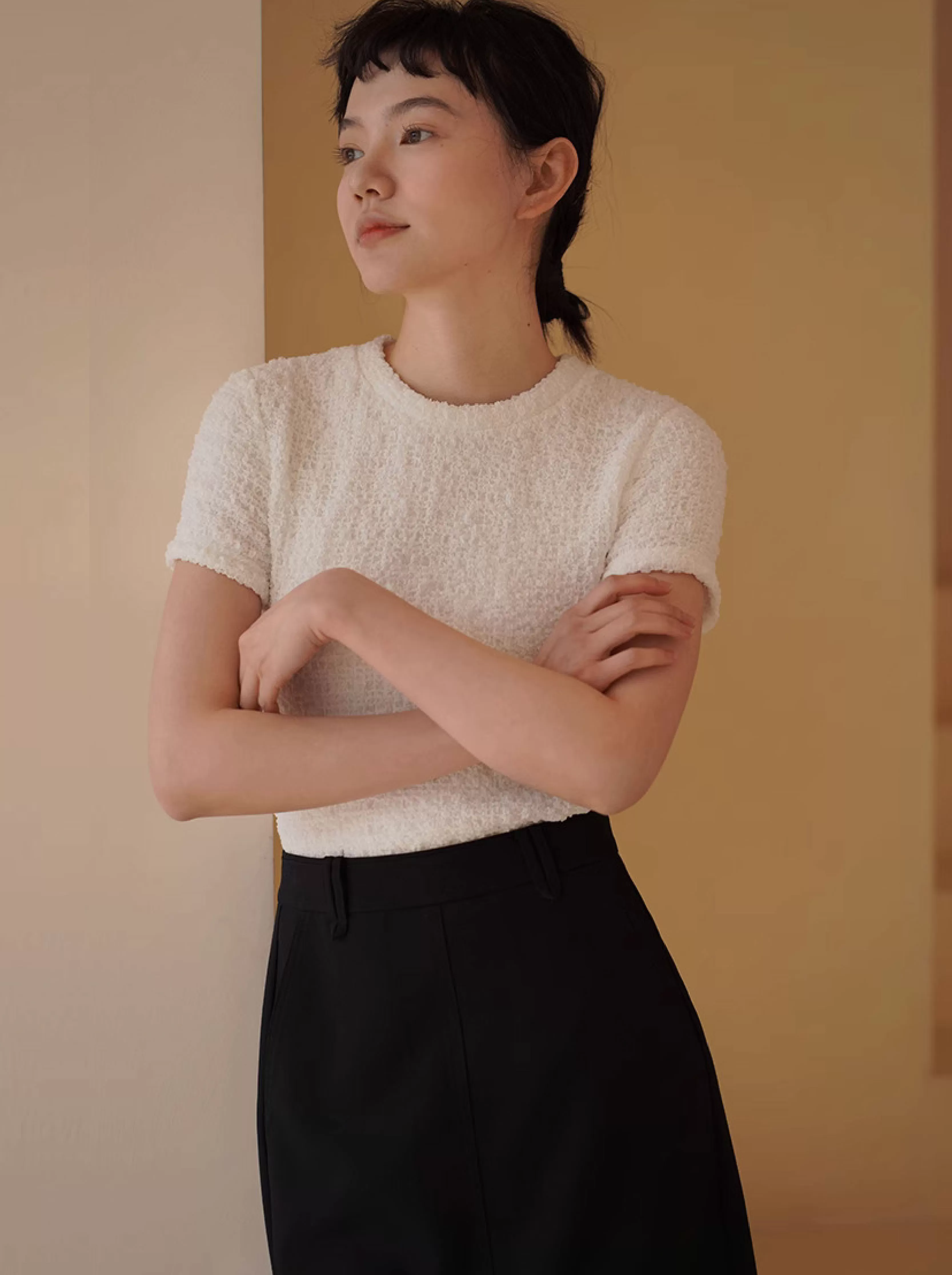 巴洛克珍珠褶皺肌理立體雲霧觸感圓領合身短袖T卹上衣女