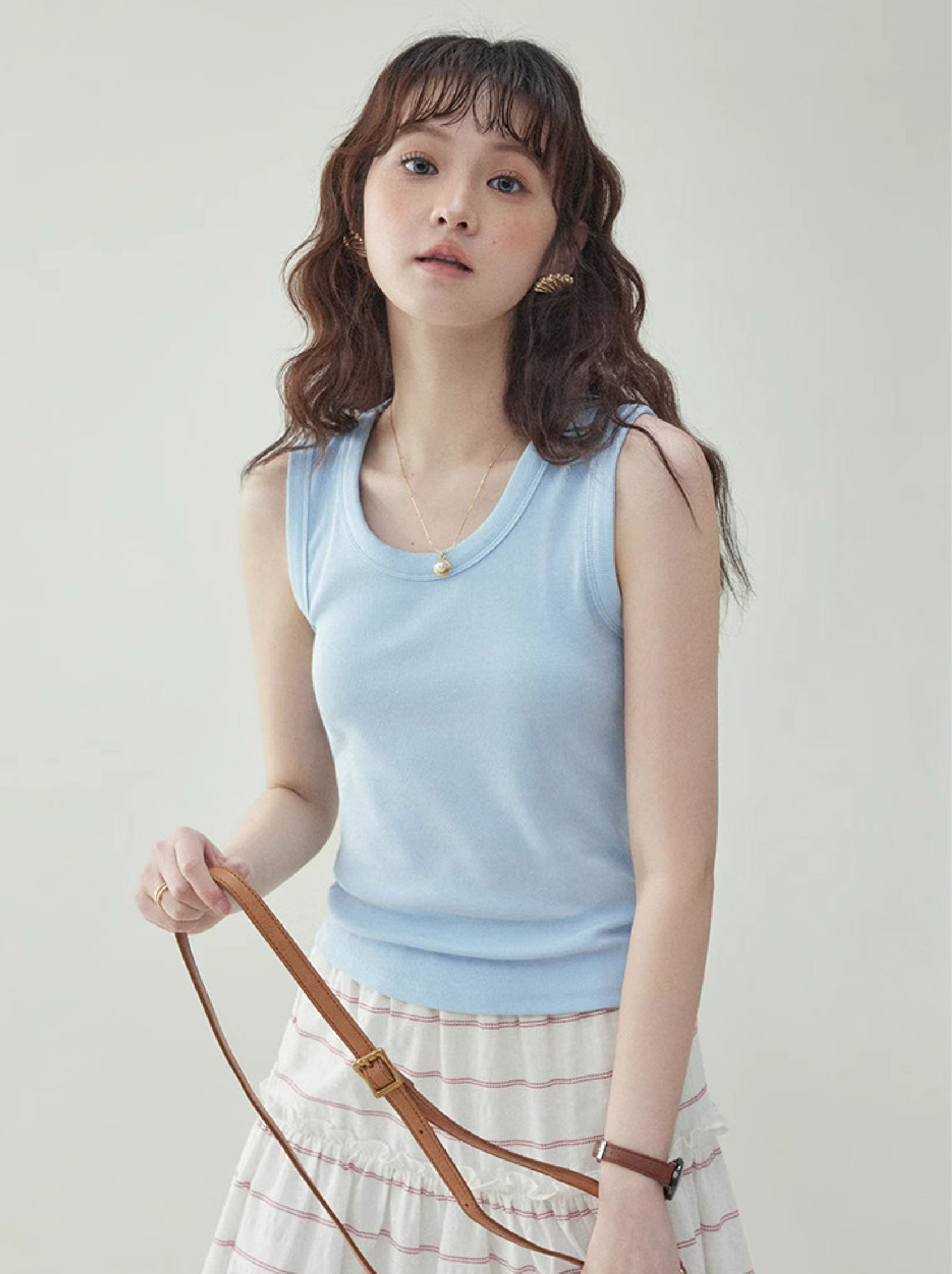 簡約修身無袖清涼背心t卹女25夏季新款內搭上衣
