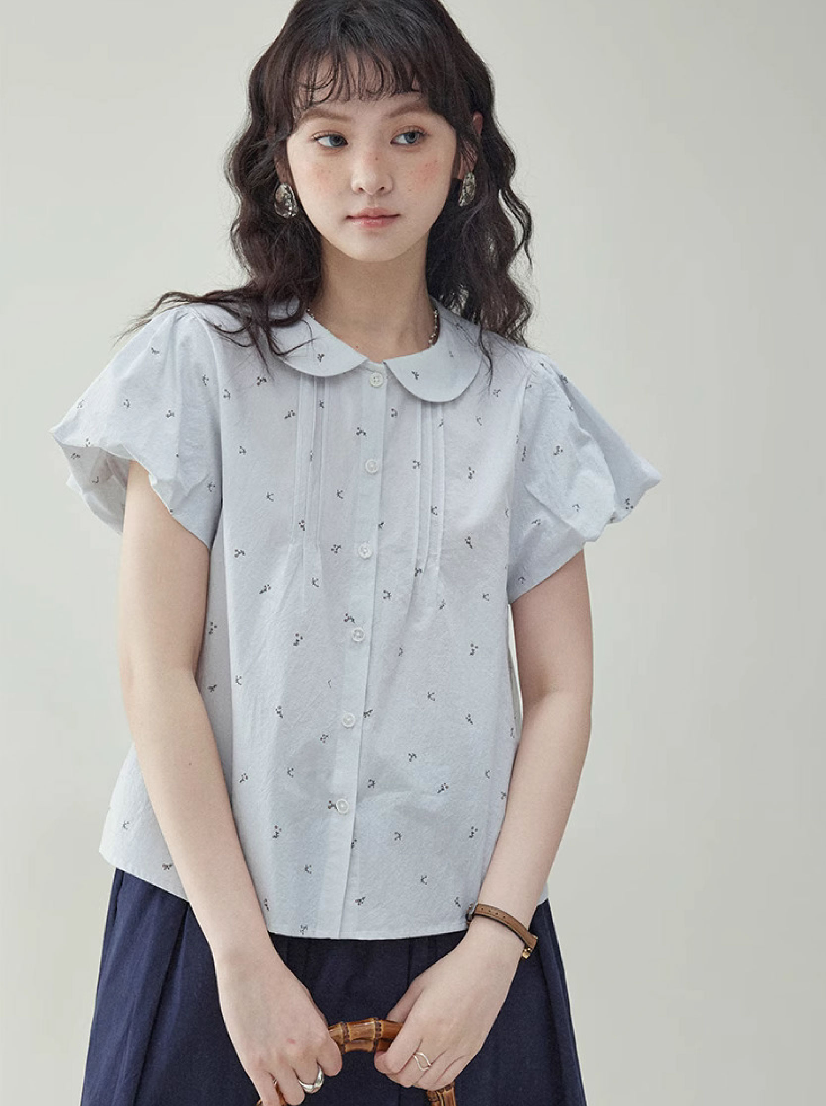 甜美泡泡袖純棉小花襯衫女夏季娃娃領單排扣上衣