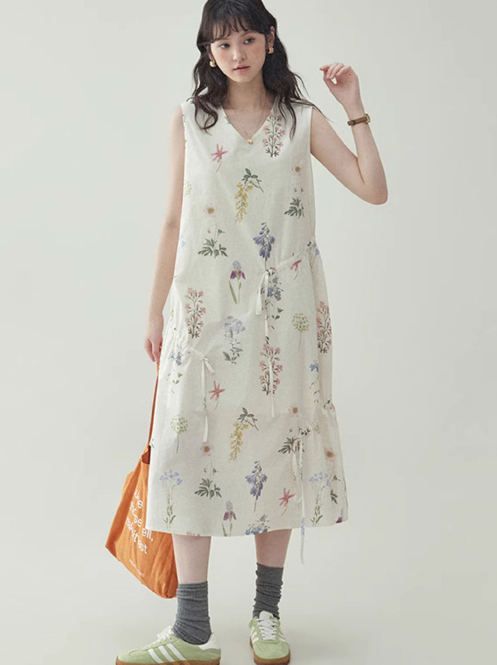 花卉印花純棉背心洋裝女夏新款度假風v領中裙