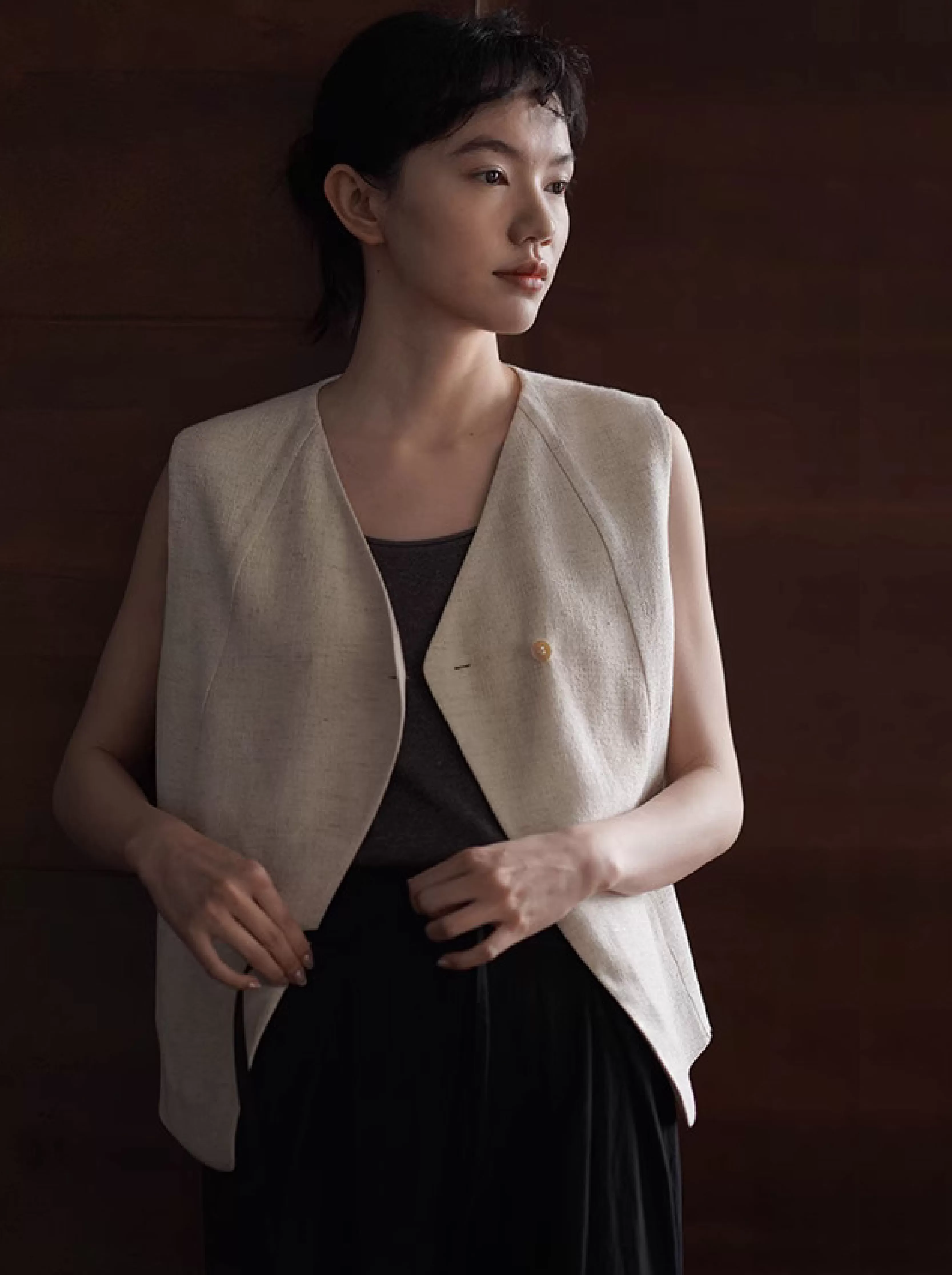 芽莊夏日馬甲亞麻棉假日疊穿挺括剪裁顯瘦V領清爽外套女