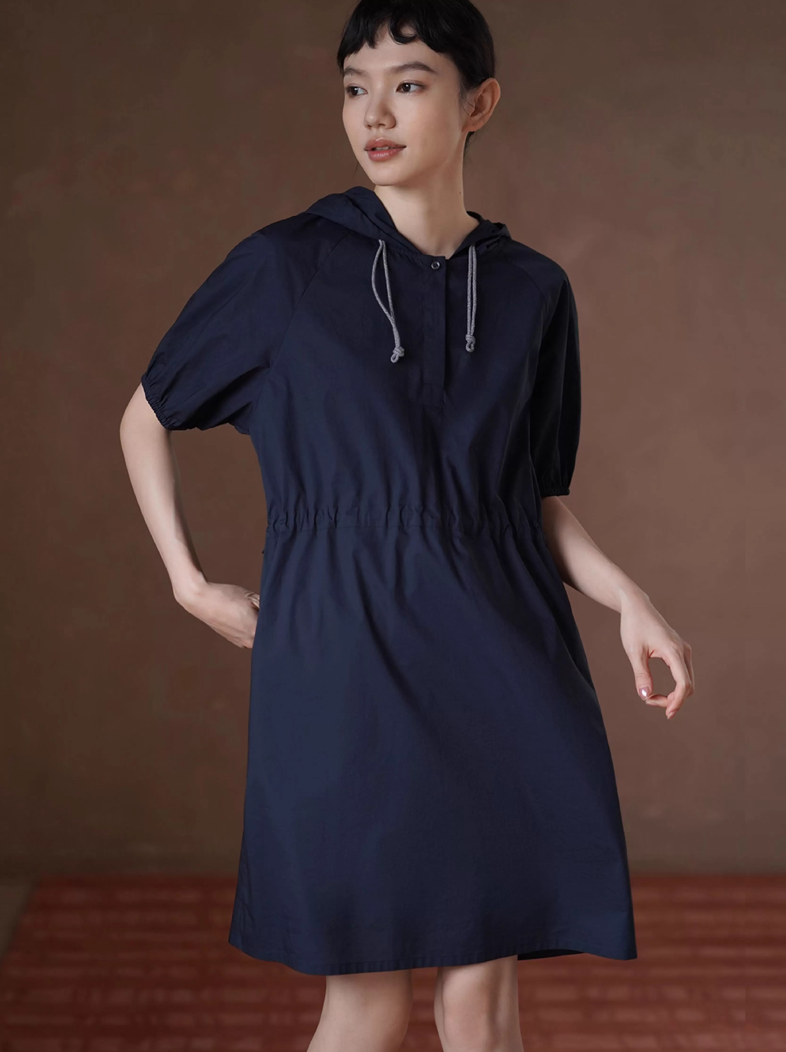 深夜郵局寬鬆直筒水洗100棉收腰抽繩顯瘦連帽休閒洋裝