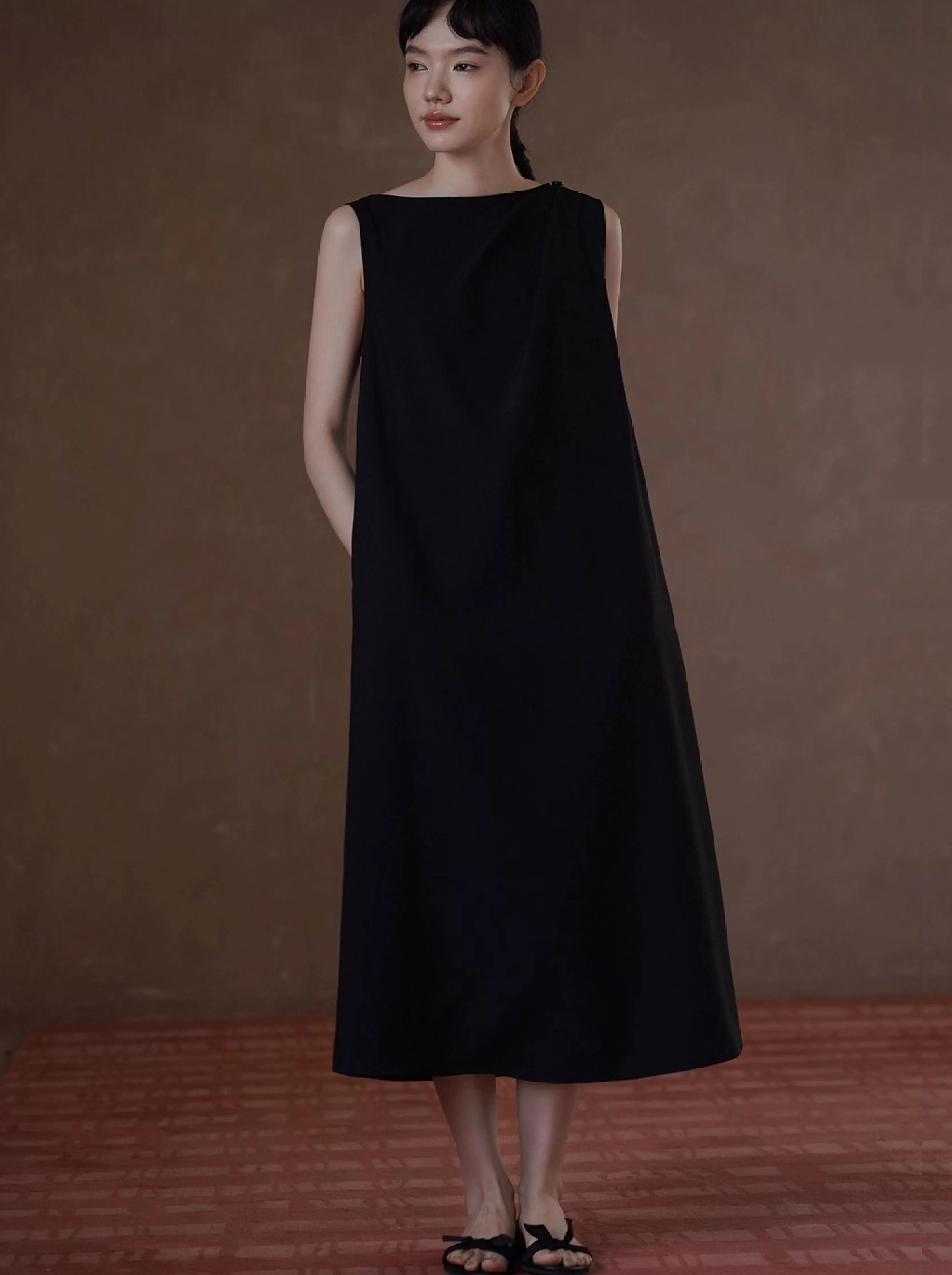 新爵會議不對稱扭褶肩洋裝寬鬆通勤垂墜顯瘦洋裝女