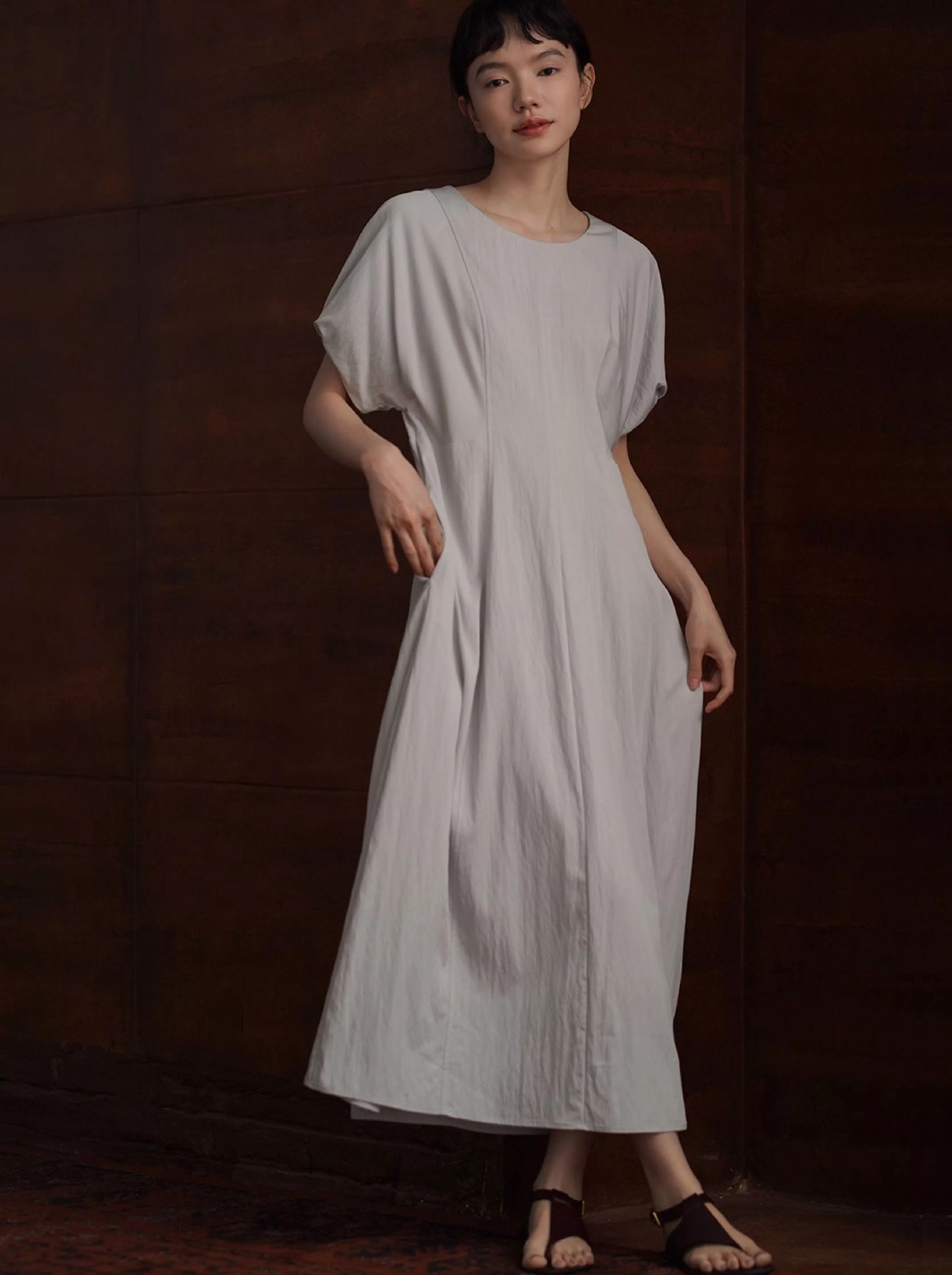 詩意菸沙淡人洋裝寬鬆短袖顯瘦分割圓領通勤垂感裙子