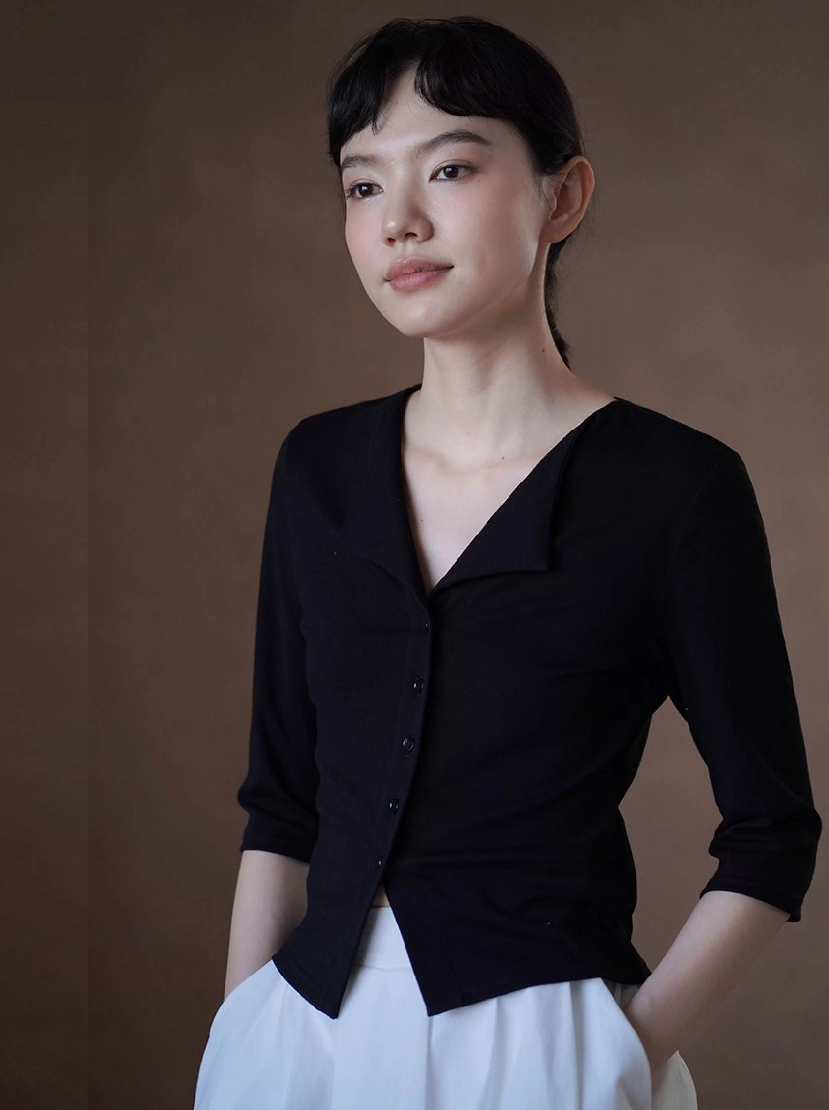 品質通勤雙面織布V領氣質上衣遮肉中袖合身彈性顯瘦T恤