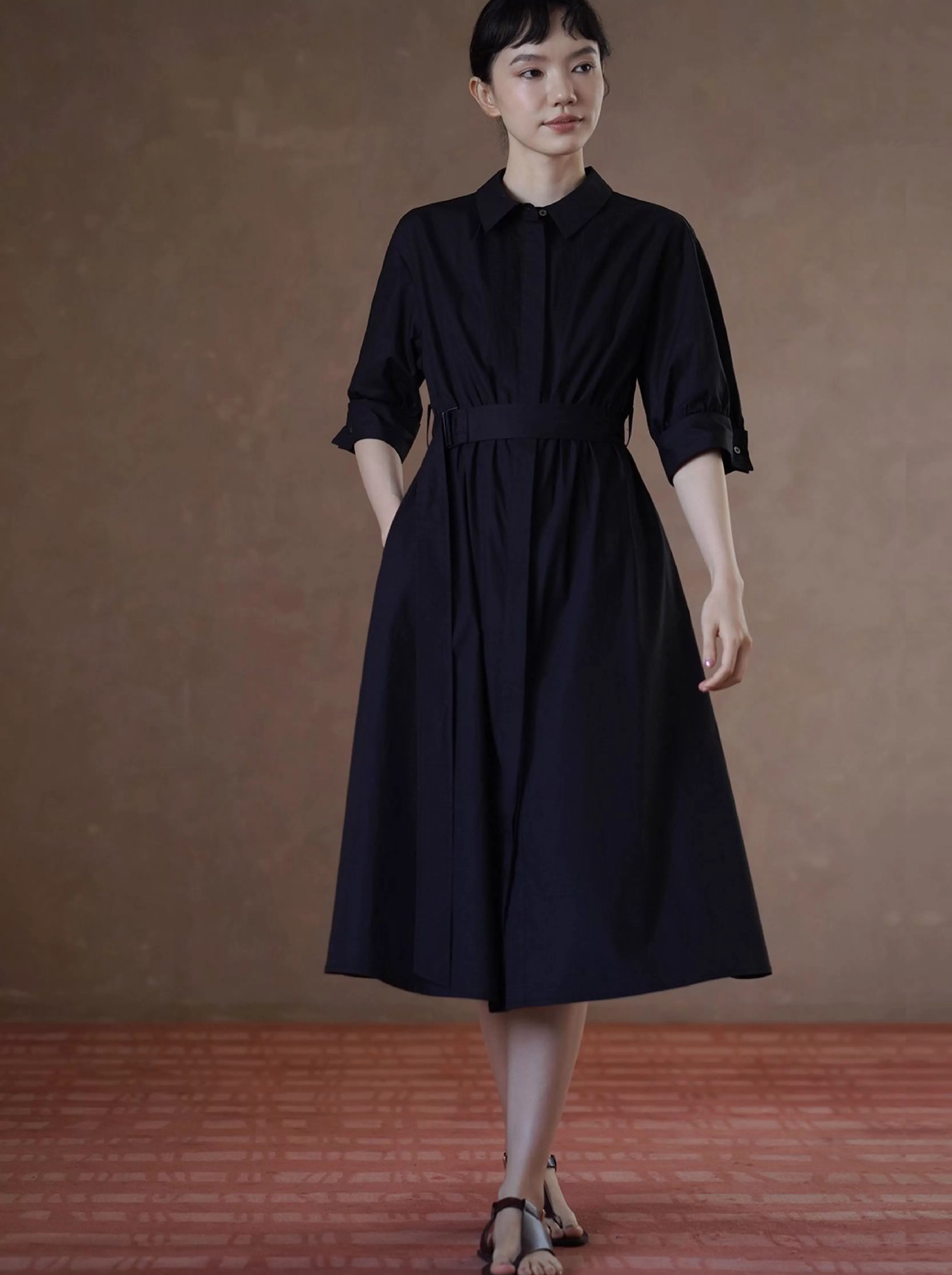 幽深靜謐黑顯瘦襯衫裙通勤中袖遮肉長氣質腰帶洋裝