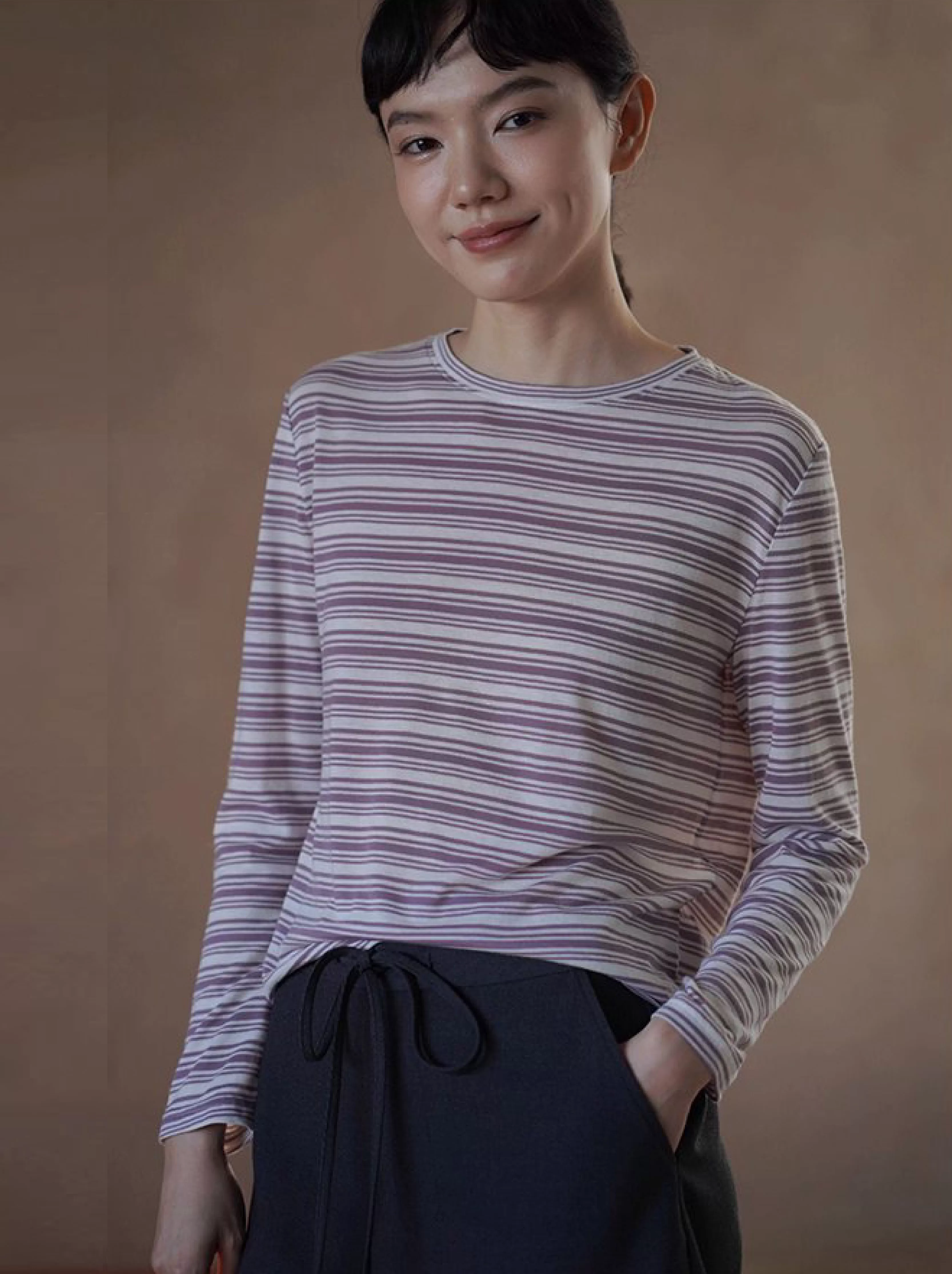紫藤條紋T恤長袖休閒圓領彈性柔軟棉感基本款合身上衣女