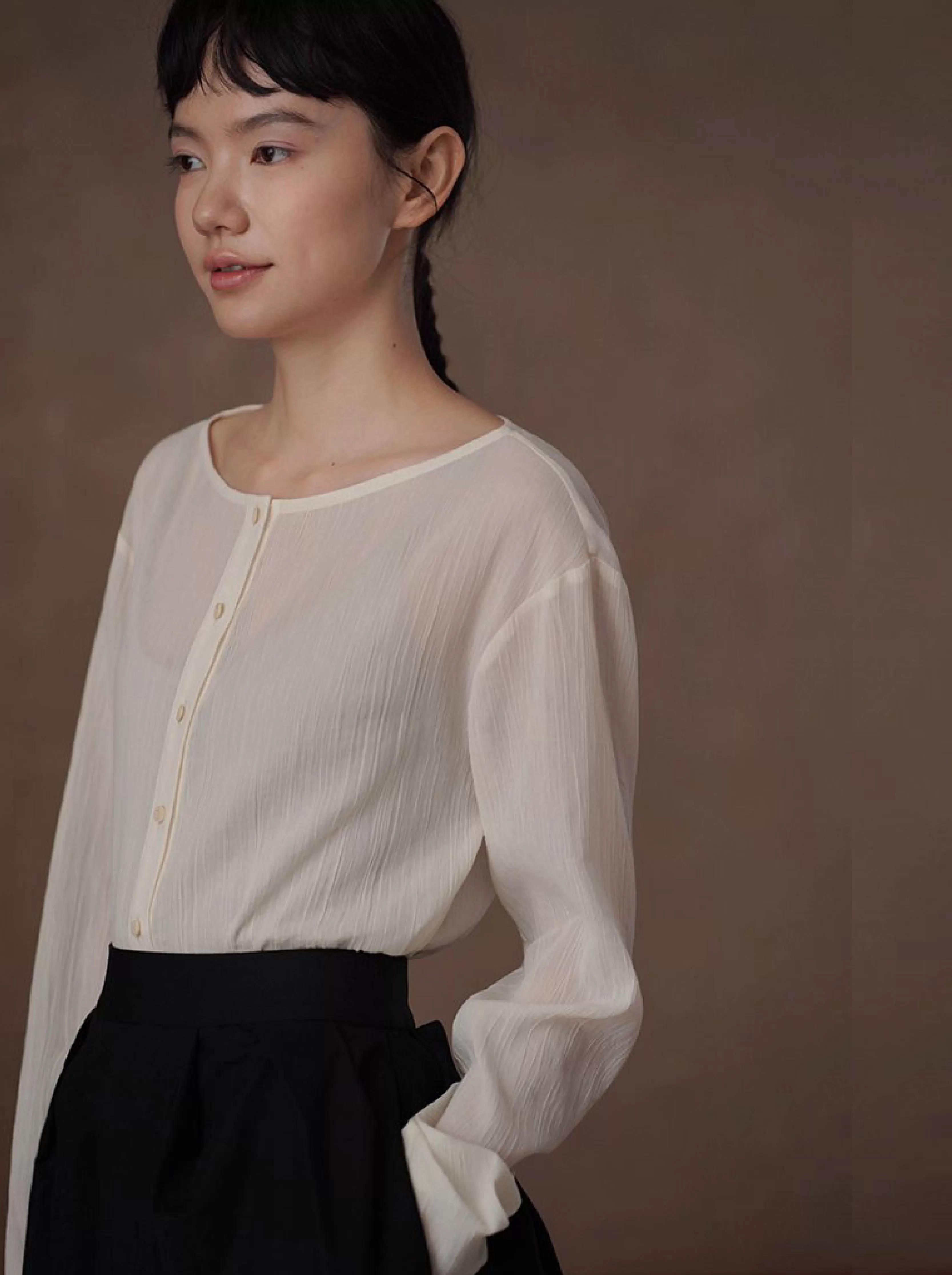 清冷氣質肌理感一字領寬鬆襯衫輕薄顯瘦長袖通勤上衣女