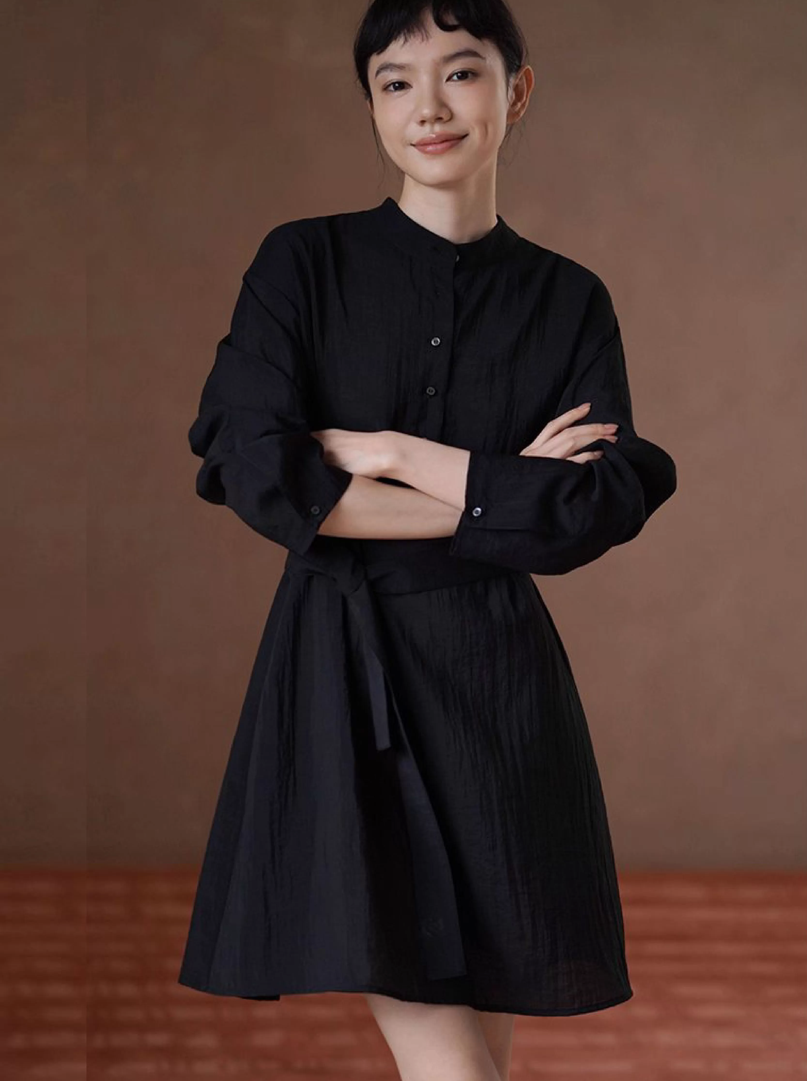 紗紗肌理感半開襟立領長袖寬鬆直筒顯瘦基礎洋裝女