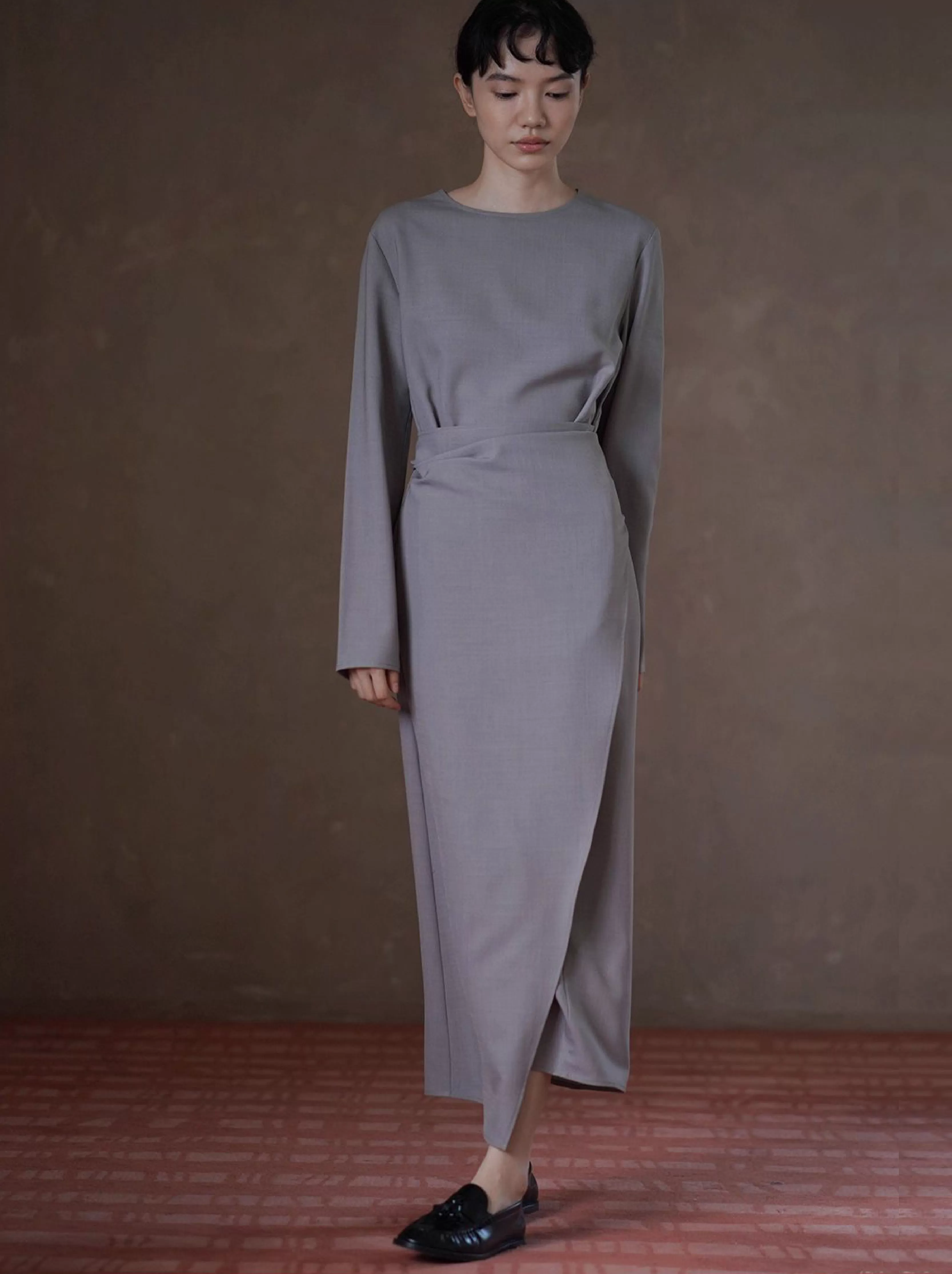 優雅認證高品質TR料簡約圍裹式綁帶收腰長顯瘦洋裝