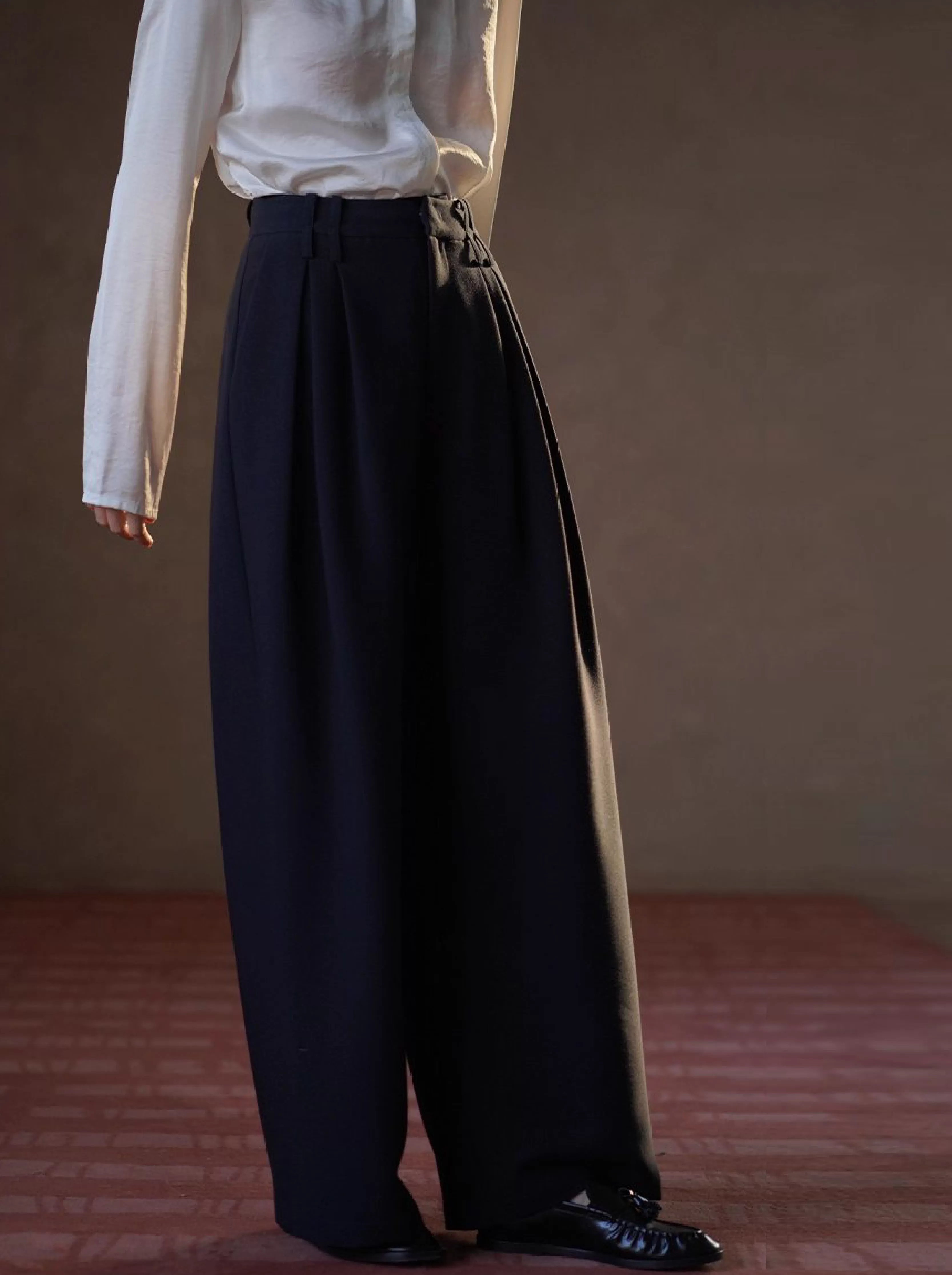 鬆弛顯瘦版型雙面織造斜紋西褲布料高腰闊腿通勤長褲女