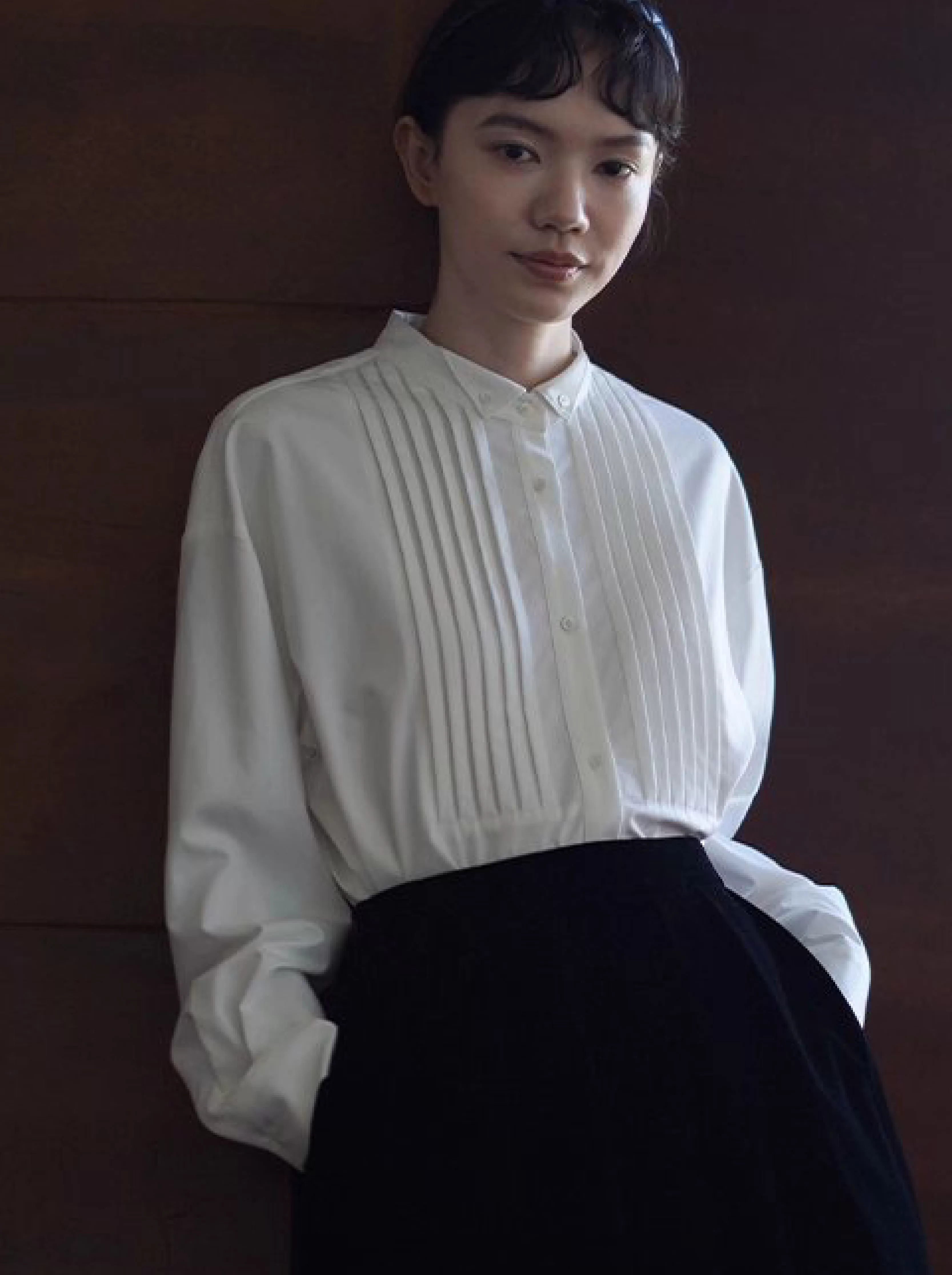 復古回潮小翻領精緻塔克線門襟經典H版型顯瘦通勤襯衫女