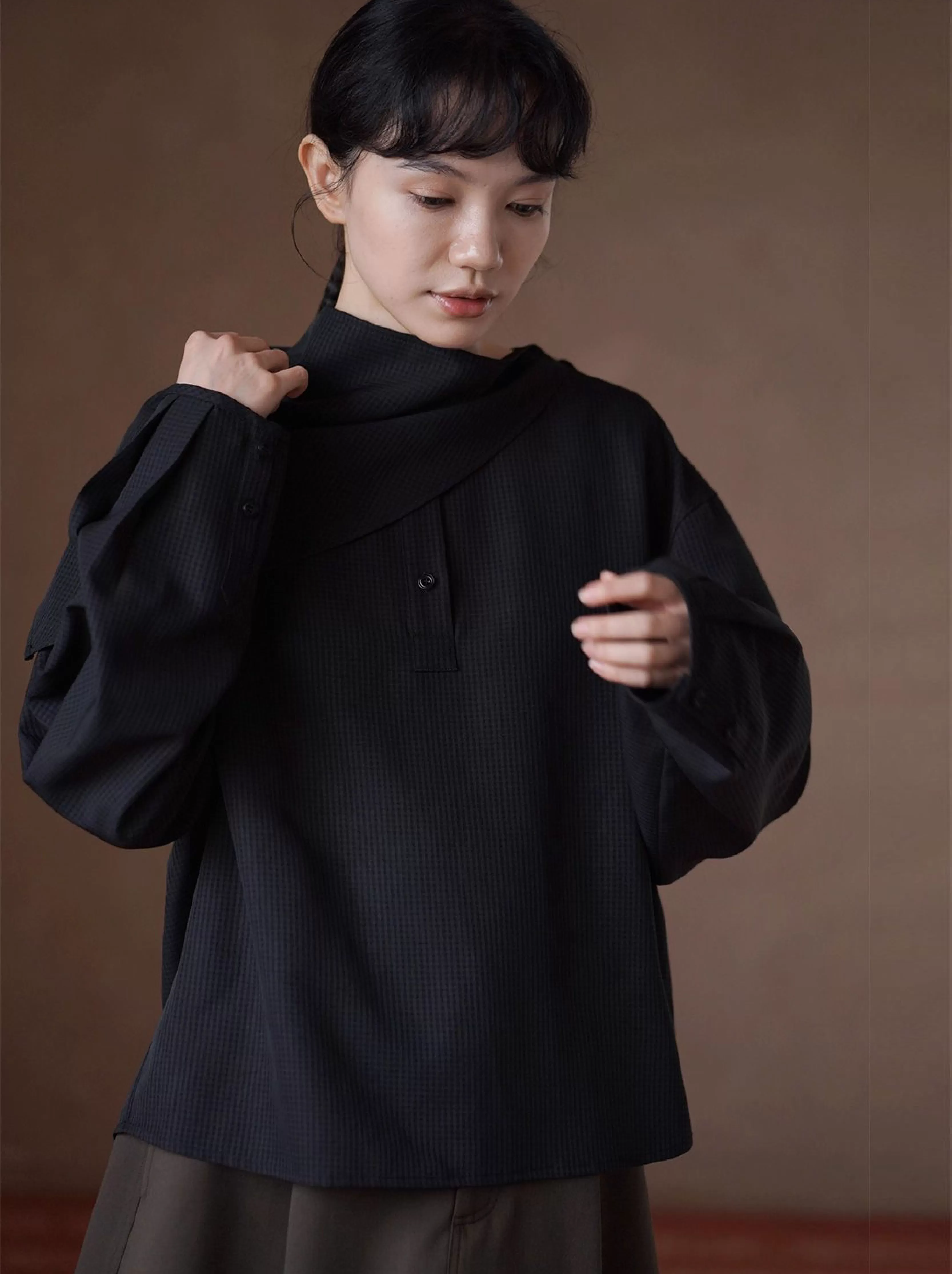 通勤造型低調小格紋寬鬆垂順顯瘦可拆式領巾長袖襯衫女