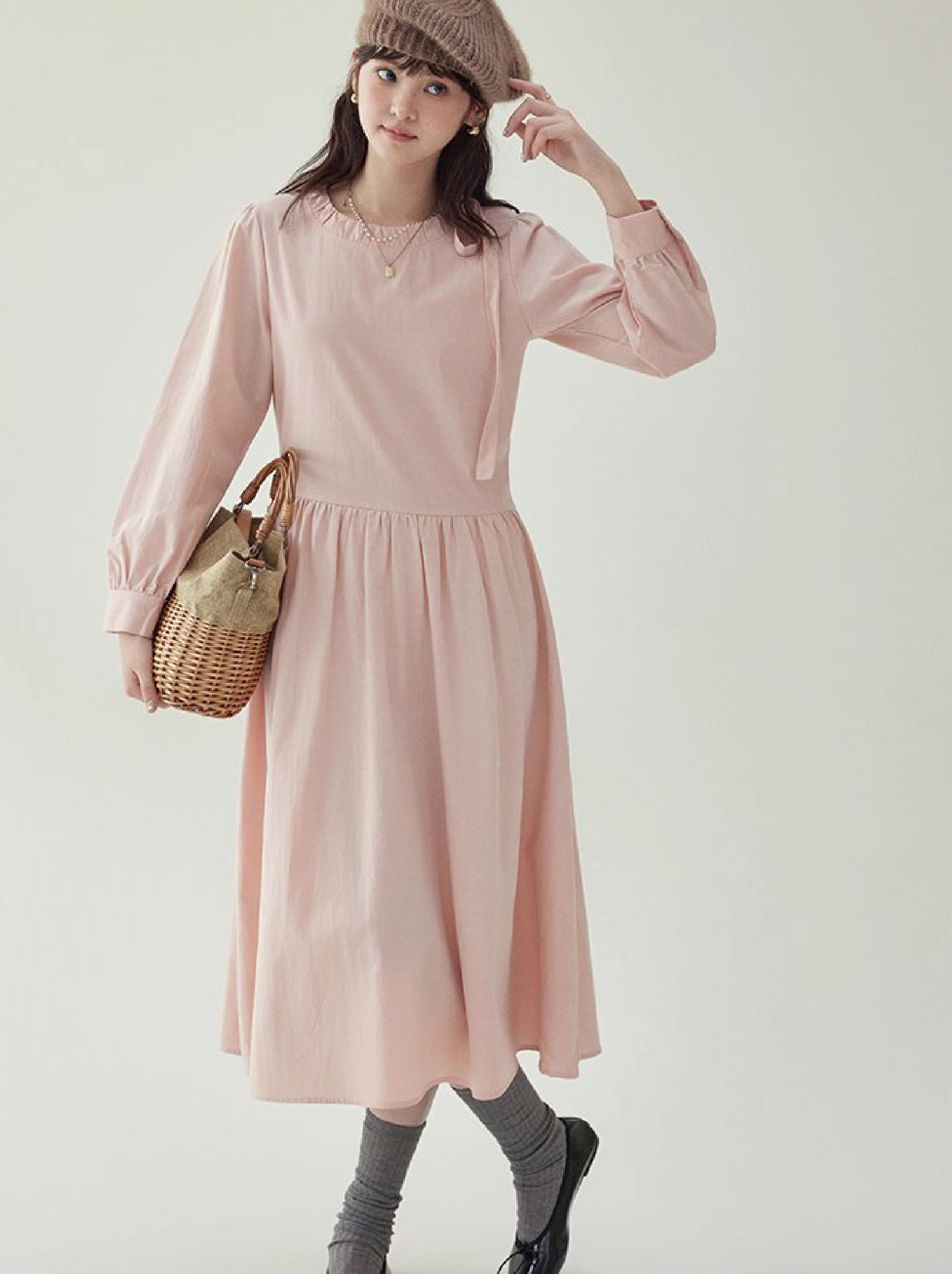 法式繫帶圓領粉紅洋裝女秋新款長袖a字中長裙