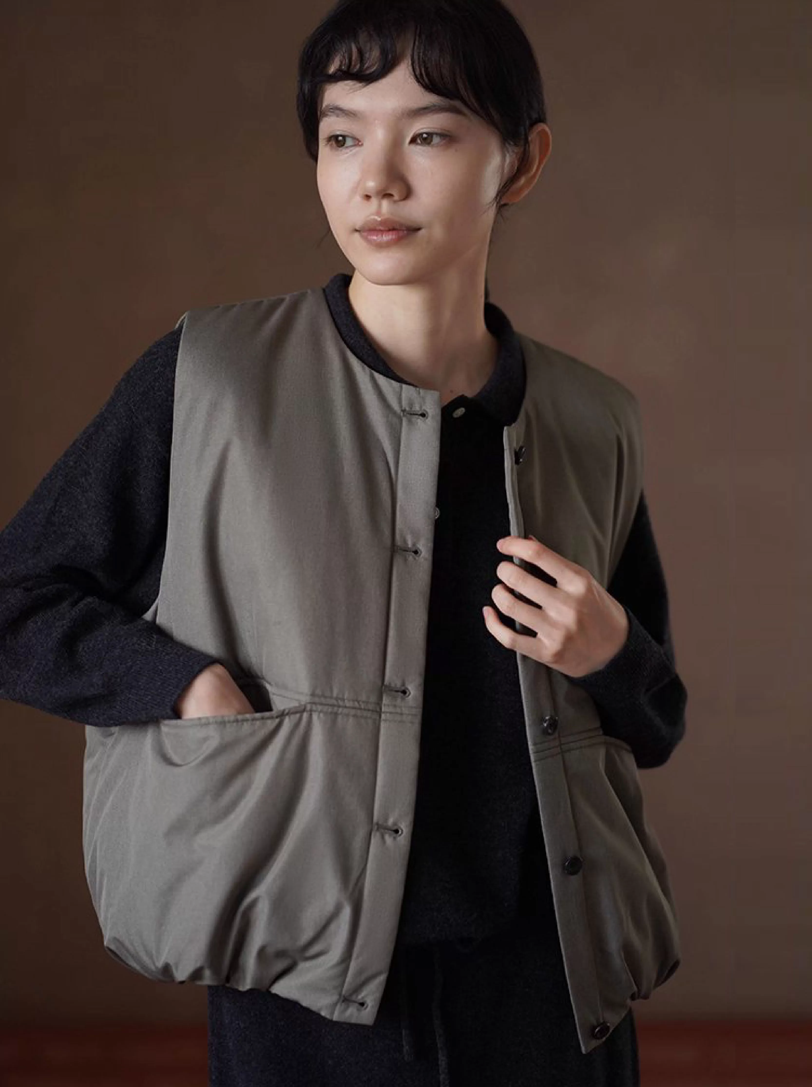 輕量保暖馬甲寬鬆H身型短款疊穿搭檔休閒圓領棉服外套女