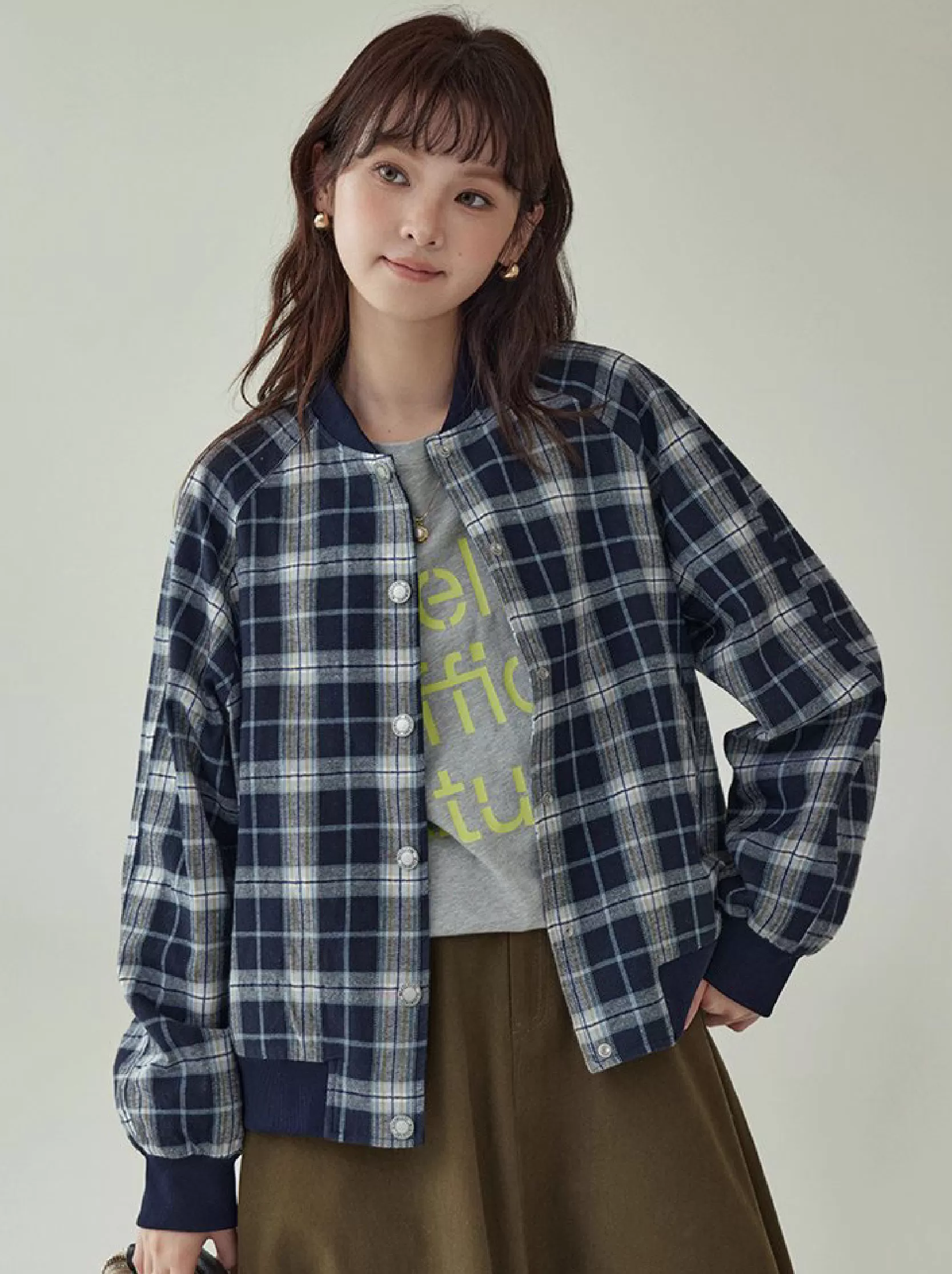 撞色格紋插肩袖摁扣外套女秋季新款長袖外套上衣