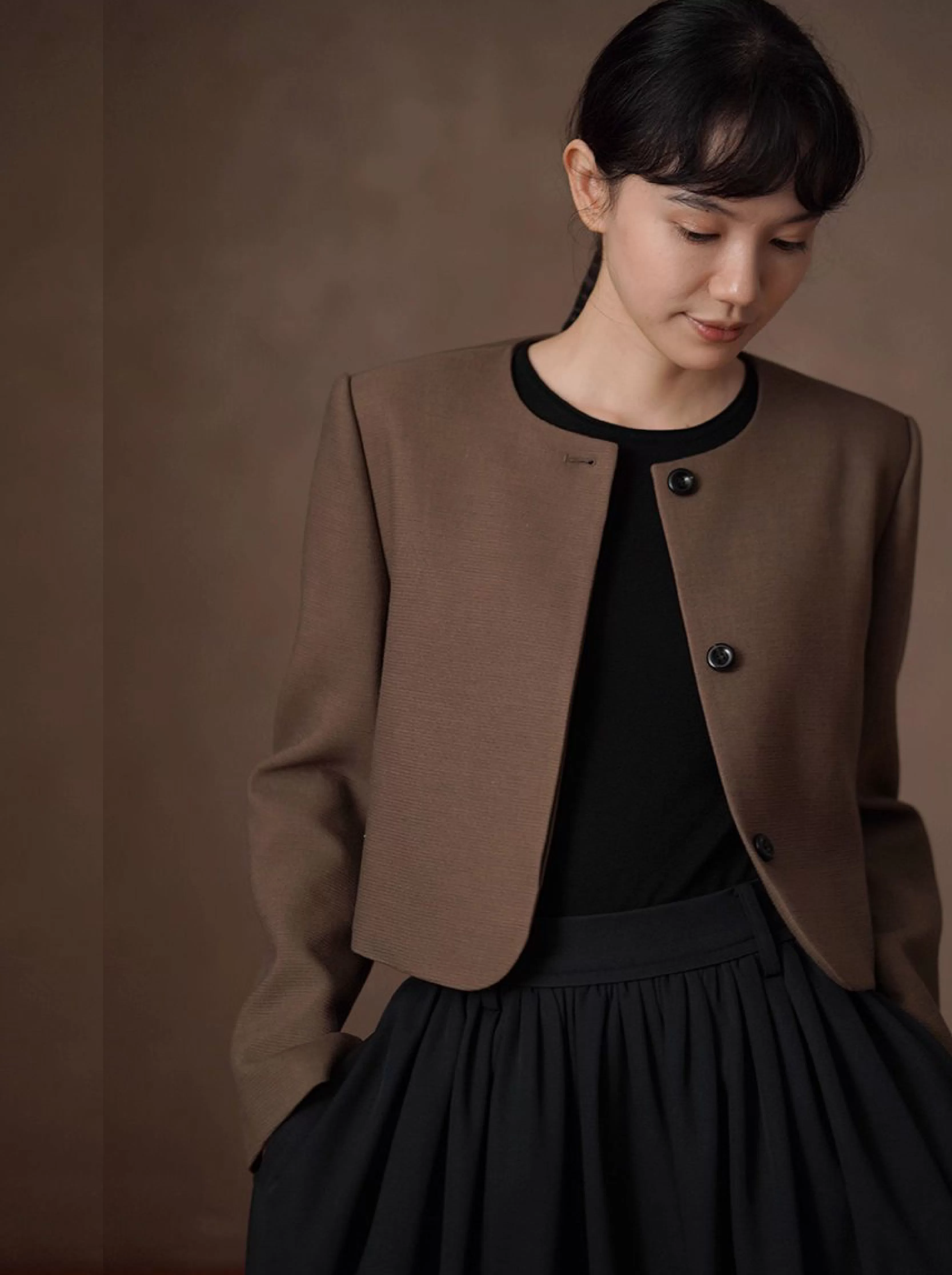 俐落入秋含羊毛西裝圓領短版小個子通勤顯瘦正肩外套