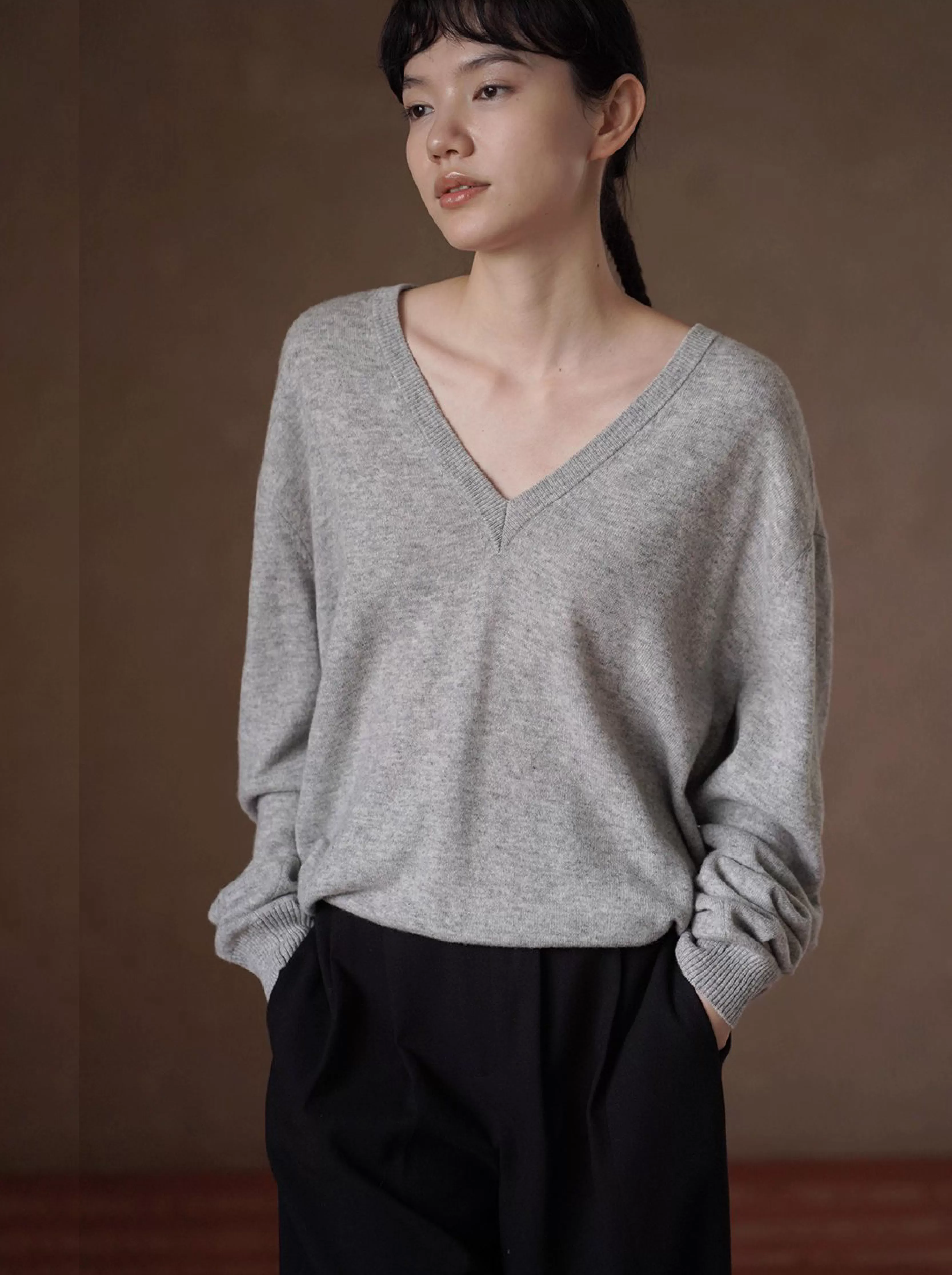 訂製琺瑯灰100綿羊毛紗線V領寬鬆顯瘦氛圍感針織毛衣女