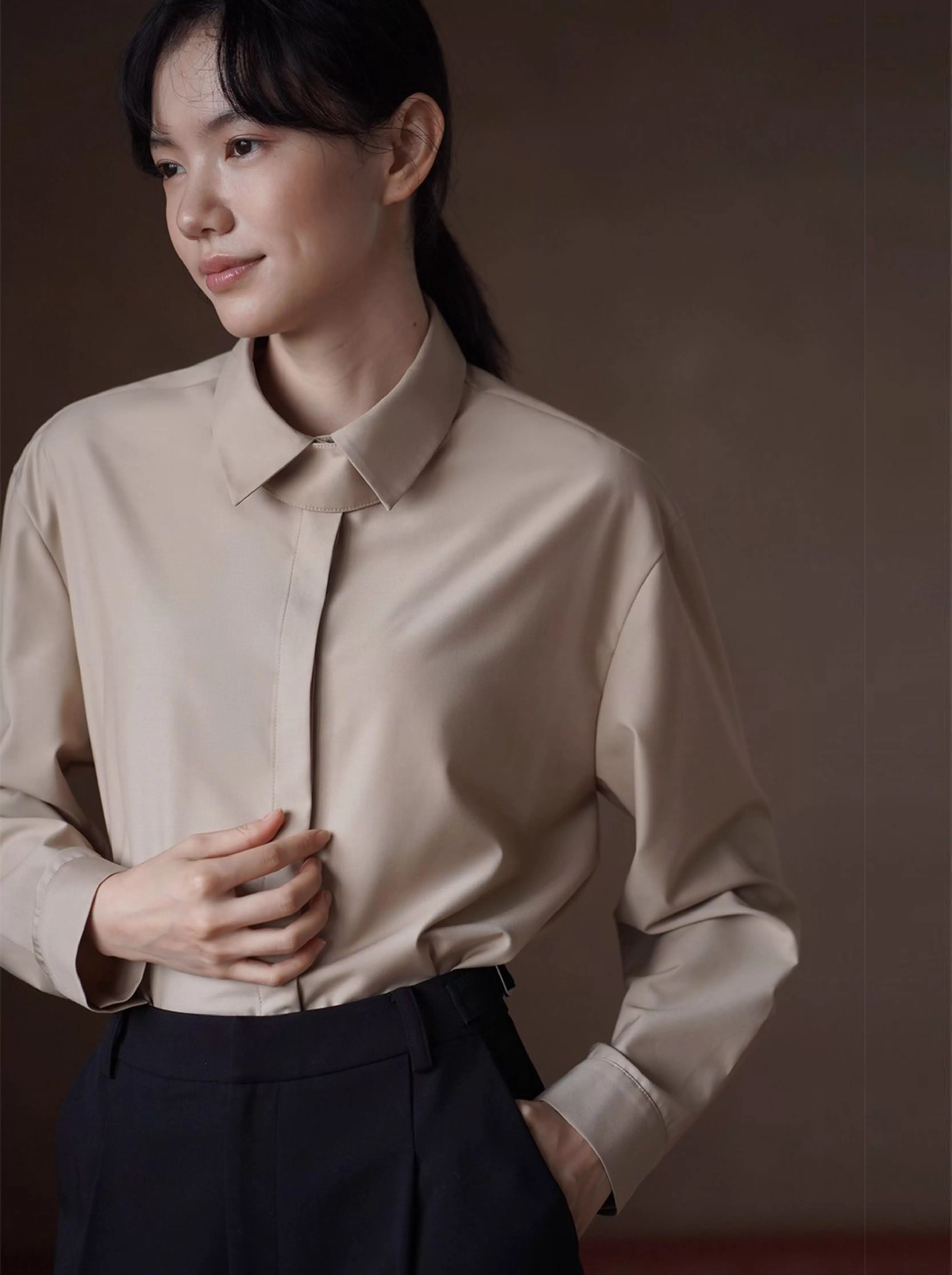 JI致英倫通勤簡約質感長袖襯衫寬鬆H型暗門襟設計上衣女