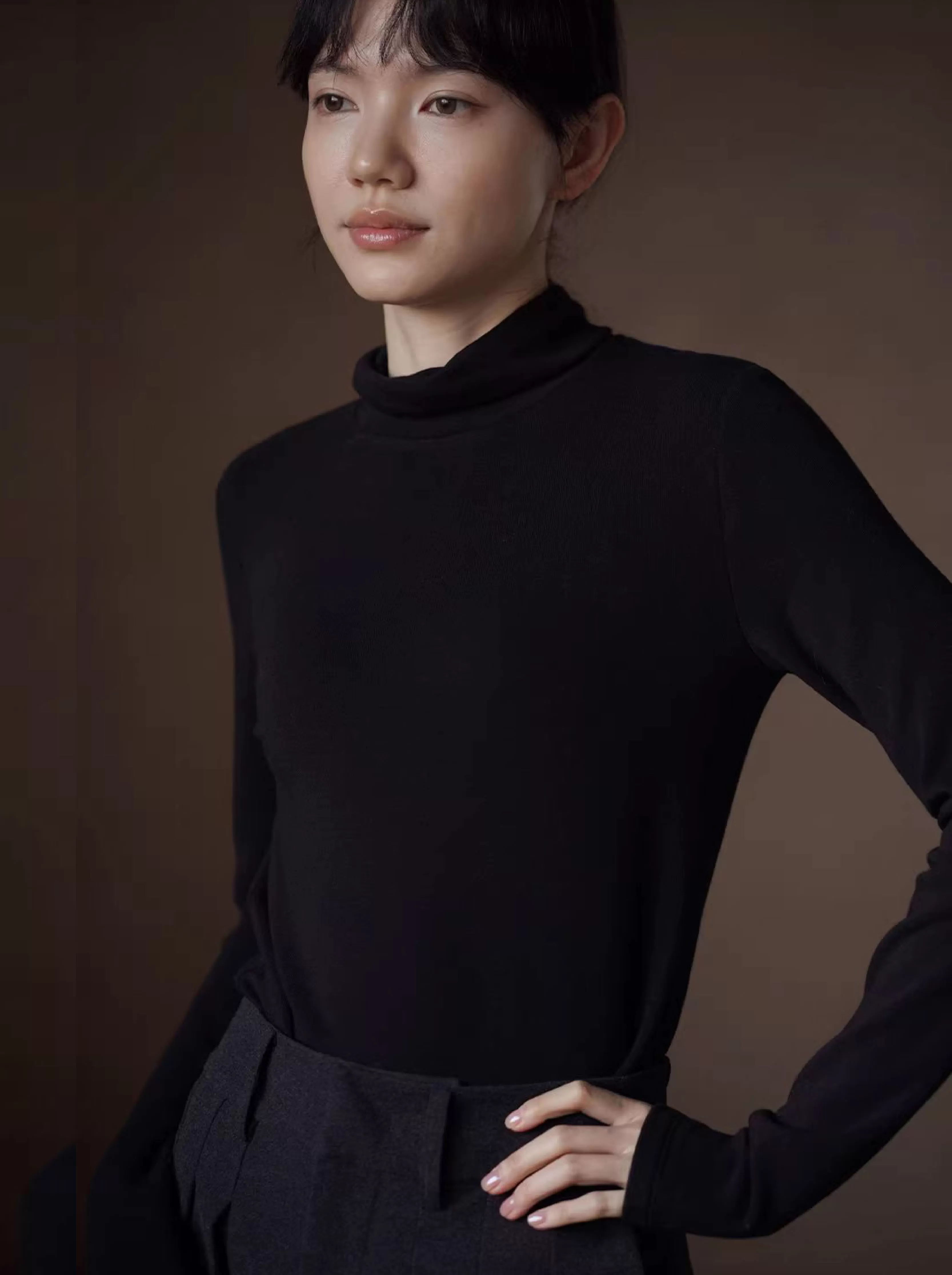 舒暖基本款長袖高彈修身高領後開叉顯瘦百搭通勤打底衫