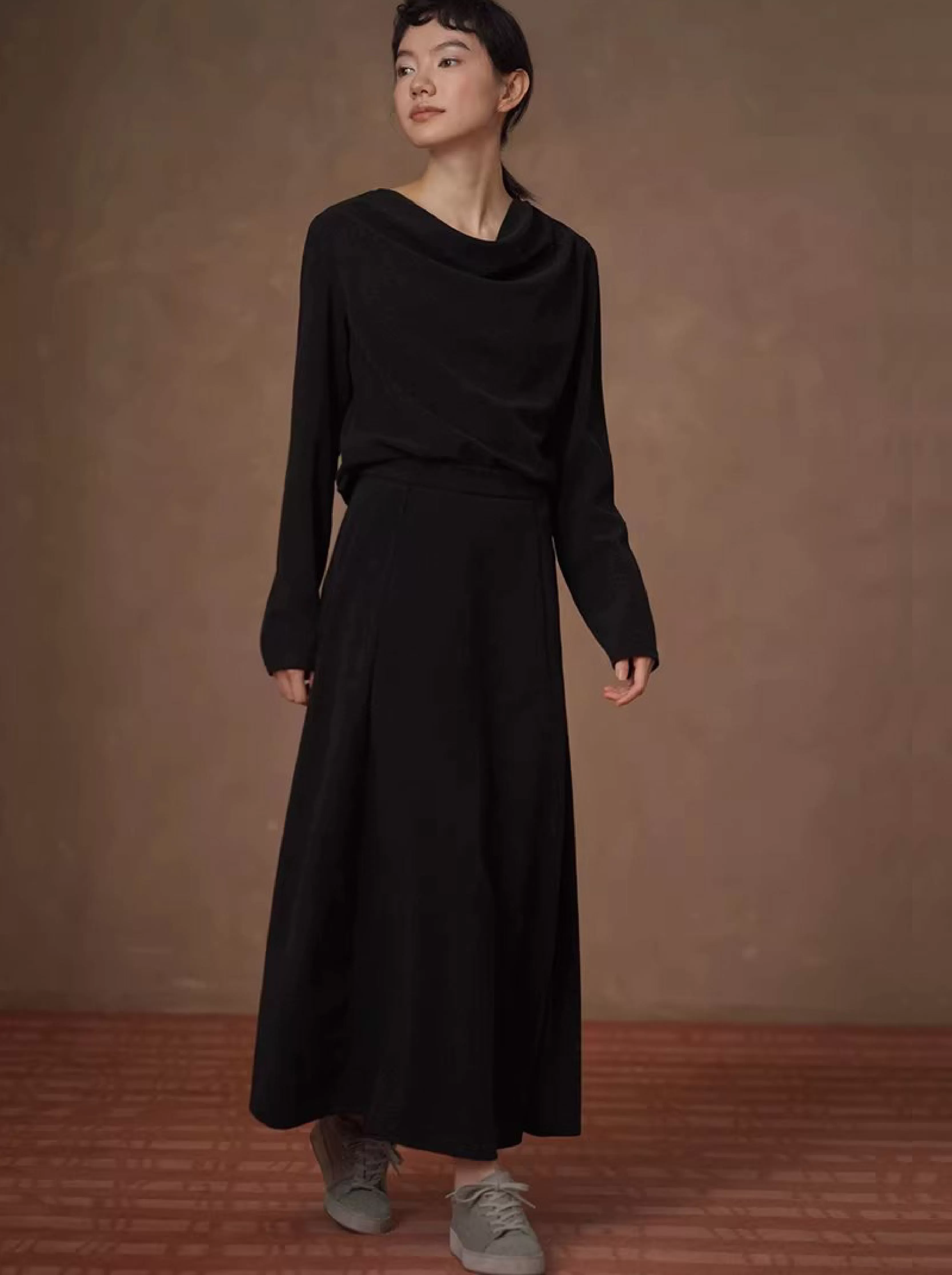 素描畫室鬆弛感蕩領長袖套裝軟糯顯瘦大裙擺通勤半裙女