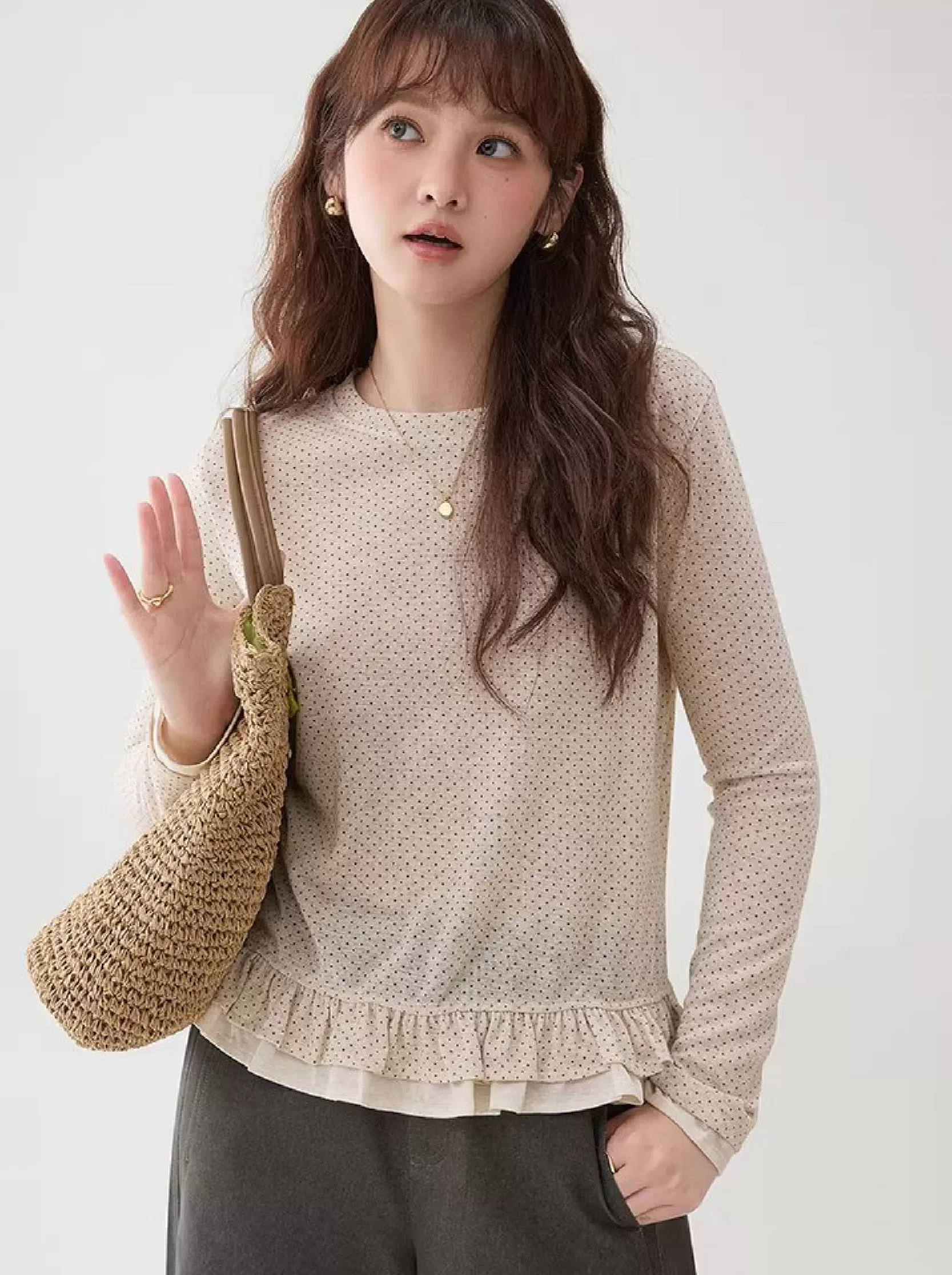 波點荷葉邊圓領T恤女春季新款薄款長袖內搭上衣