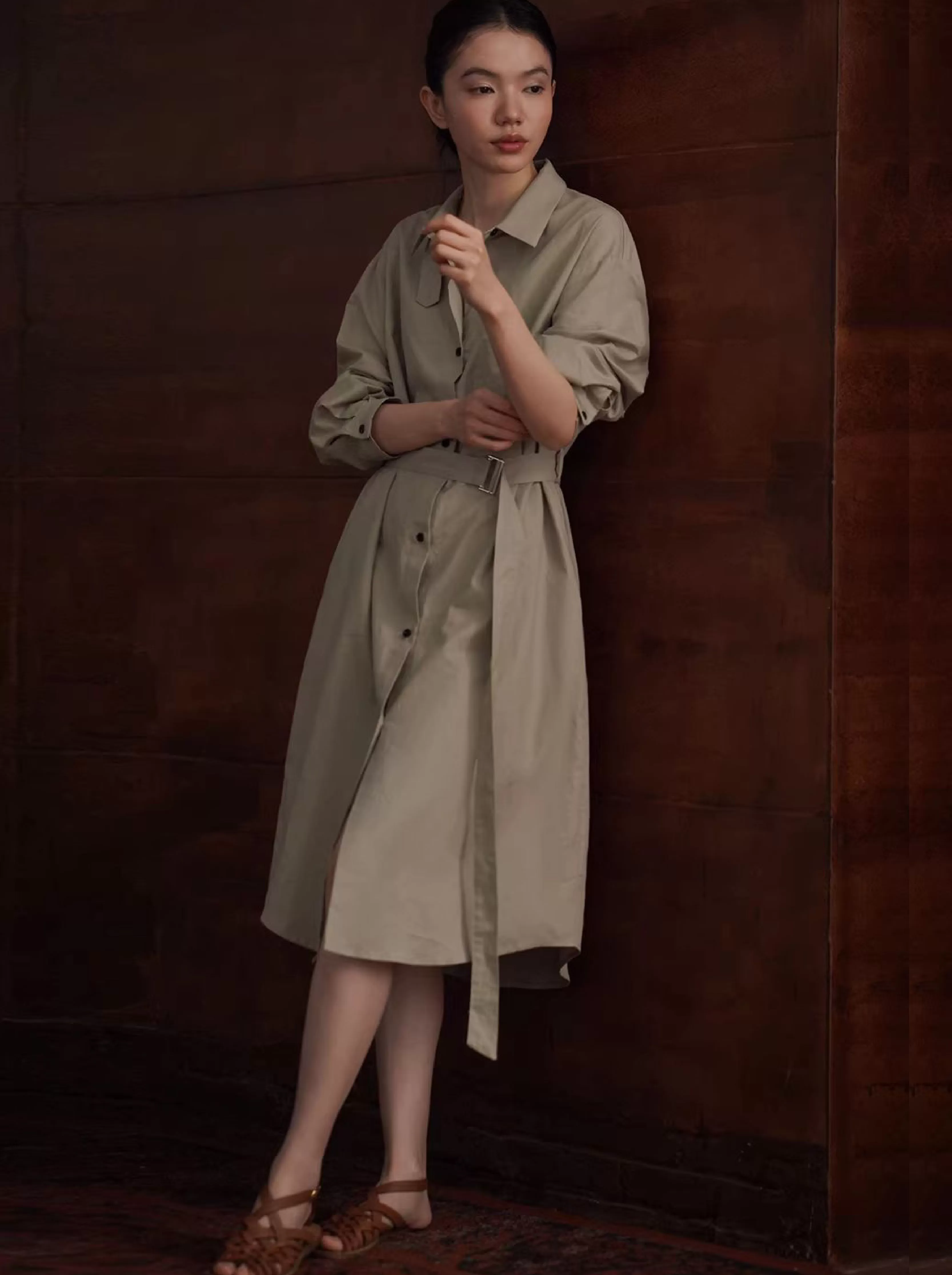 日常友善清透亞麻棉混紡襯衫領寬鬆H版型腰帶通勤洋裝