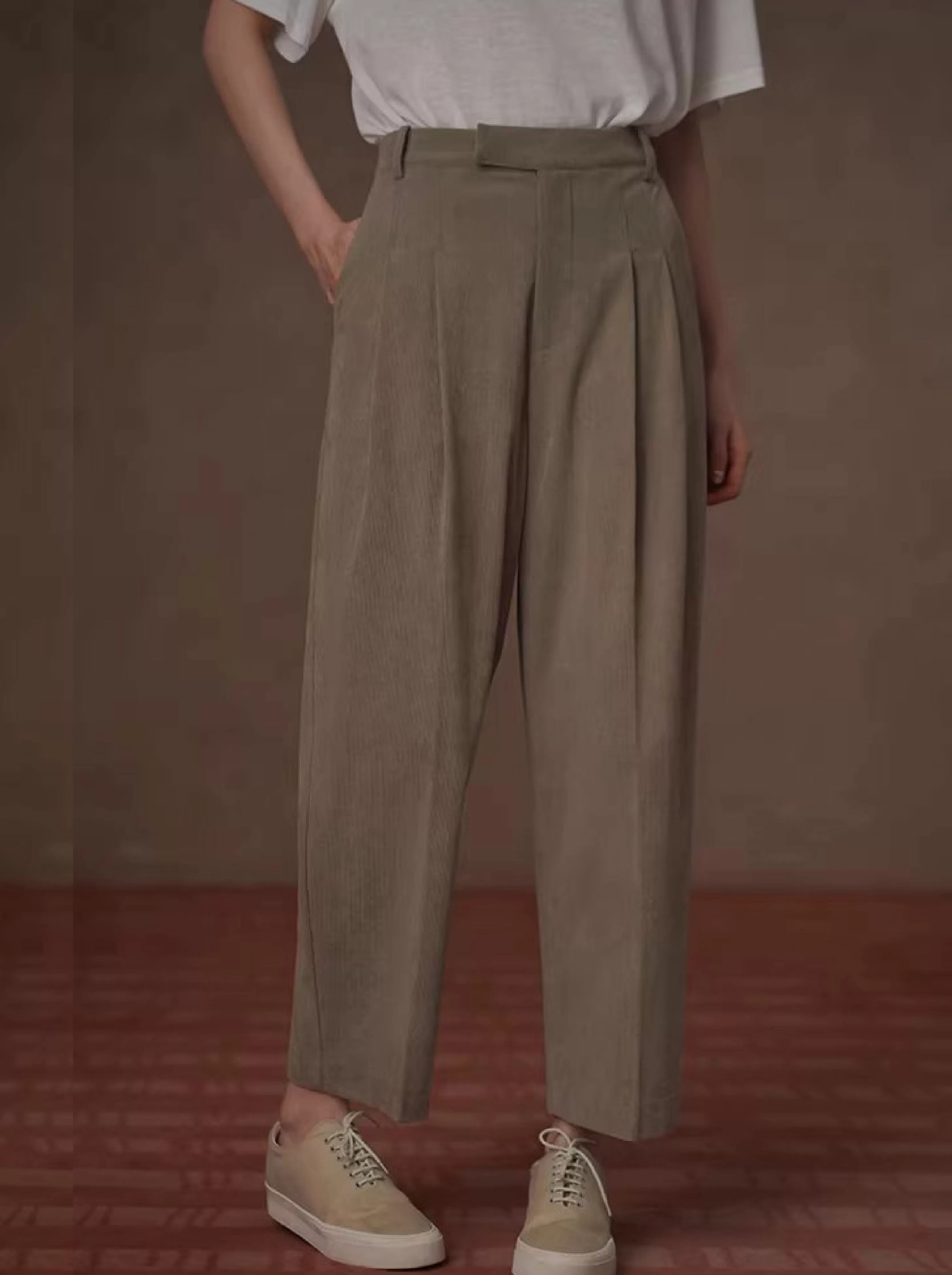 修腿不拖地利落版型抗皺細膩燈芯絨高腰休閒直筒長褲女