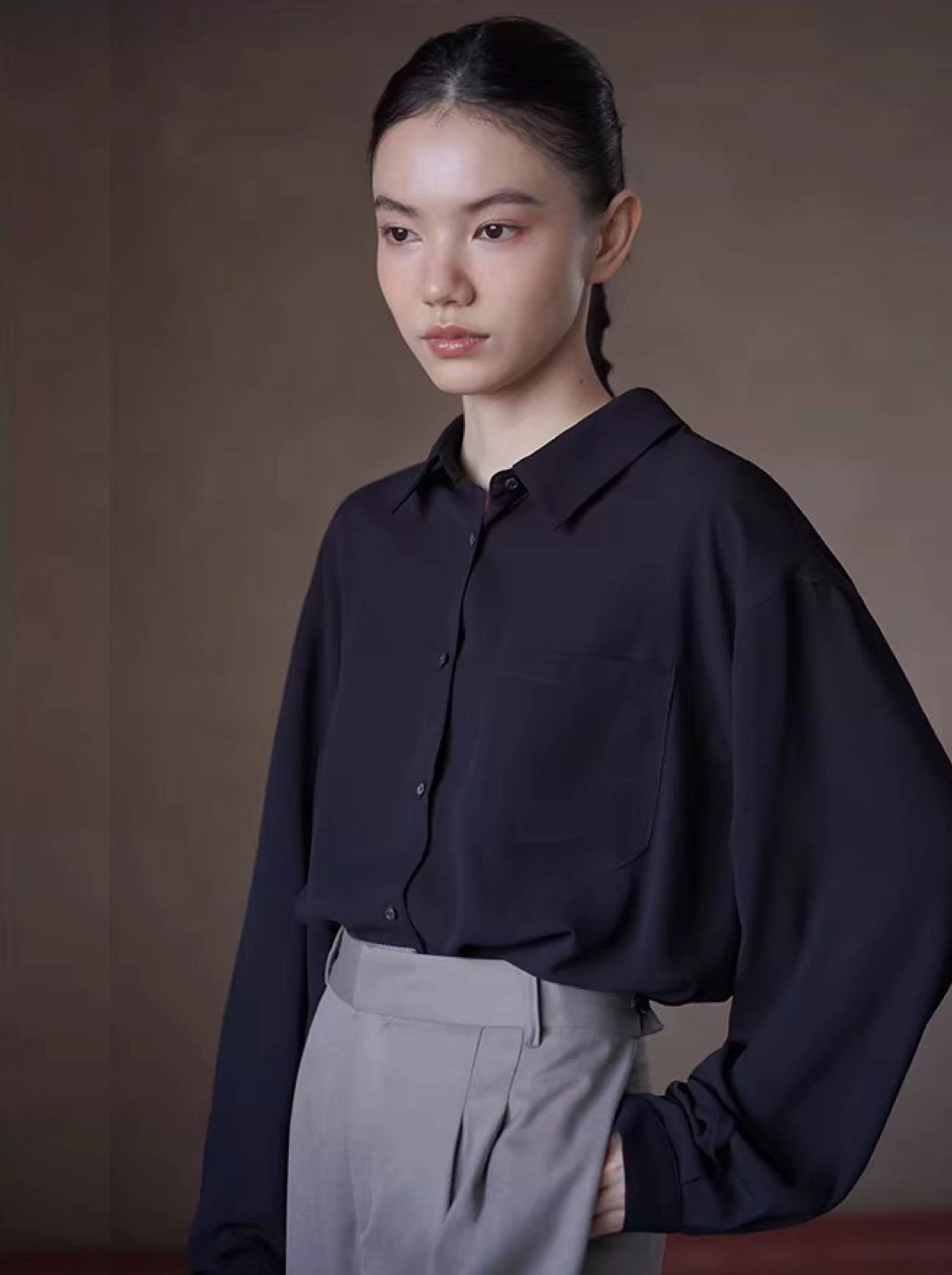 輕盈絲滑雙面雪紡顯瘦垂感落肩基本款簡約翻領通勤襯衫