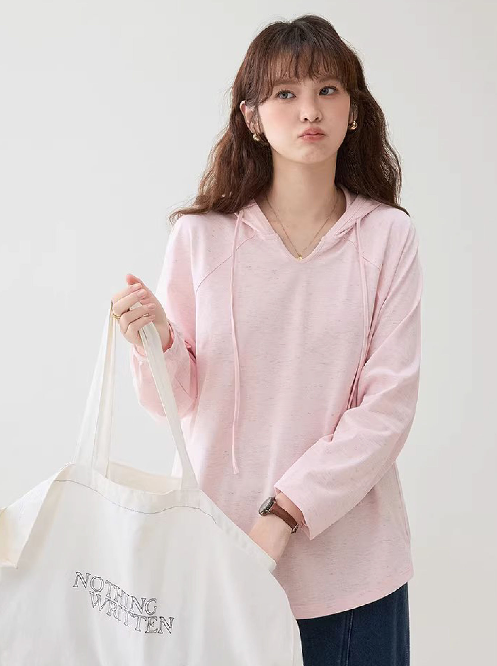 彩織小v領連帽插肩袖T恤女春季新款減齡寬鬆上衣