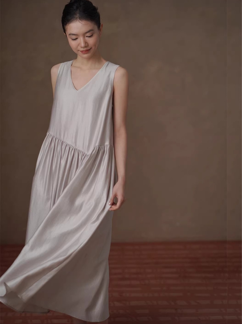 柔美少女粉紅月光垂軟顯瘦V領寬鬆無袖長A字背心洋裝