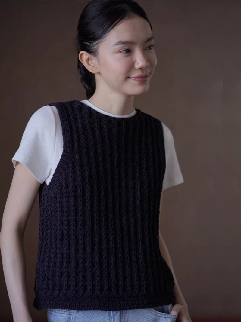 哥德肌理重工垂直絞花針織工藝半高領顯瘦無袖針織背心