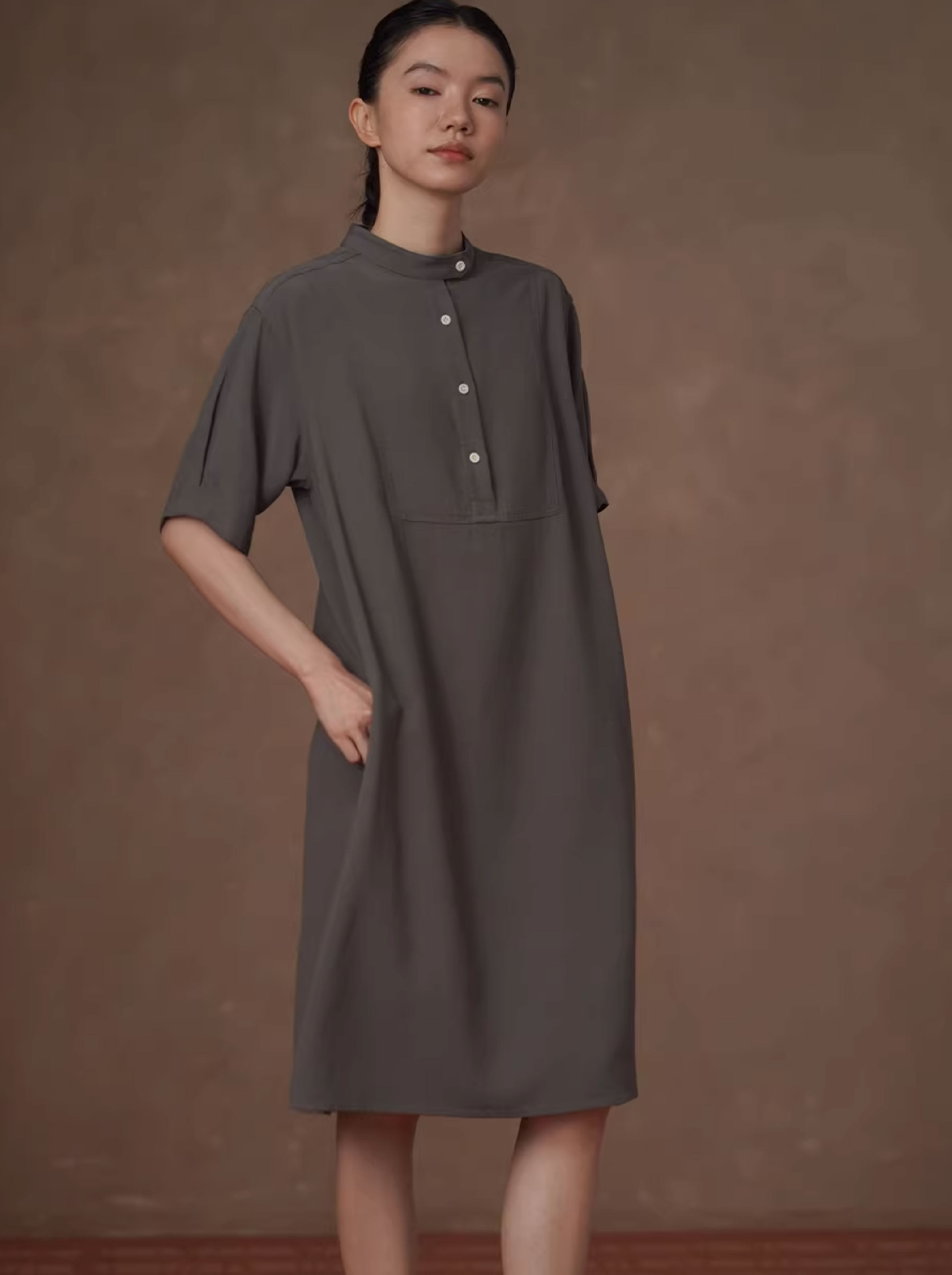 清冷烏木洋裝竹節肌理亞麻混紡半高領分割顯瘦裙子女