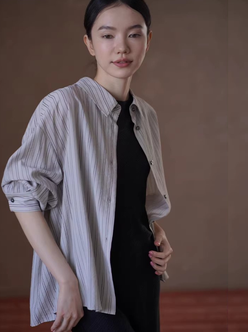 清冷淡人氛圍透氣品質色織條紋寬鬆垂感顯瘦長袖襯衫女