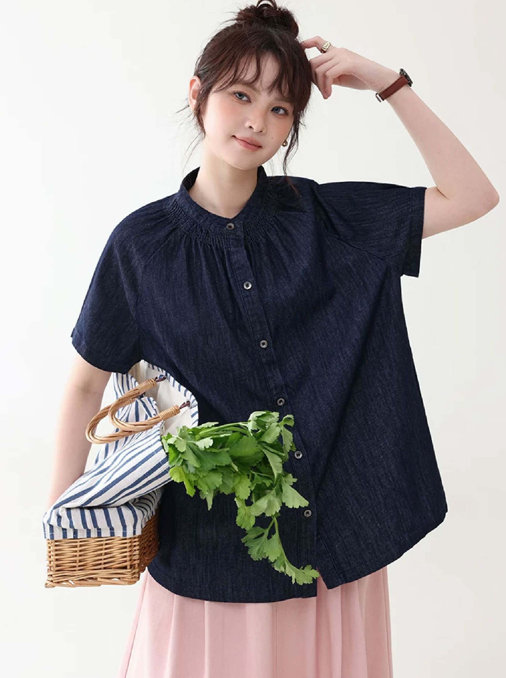 深藍色插肩袖單排扣牛仔襯衫女夏季新款寬鬆圓領上衣