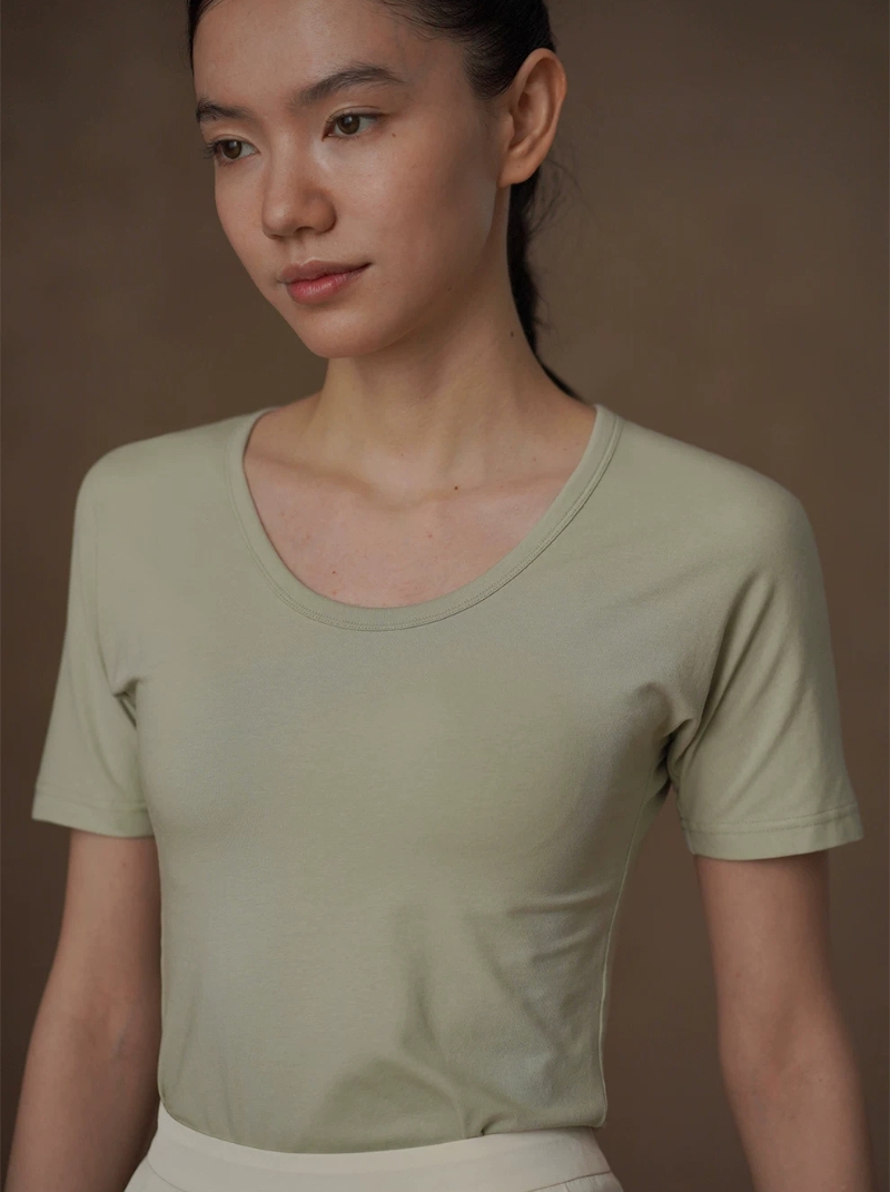 薄荷曼波絲滑軟糯透氣彈性萊賽爾U領顯瘦合身短袖T恤女