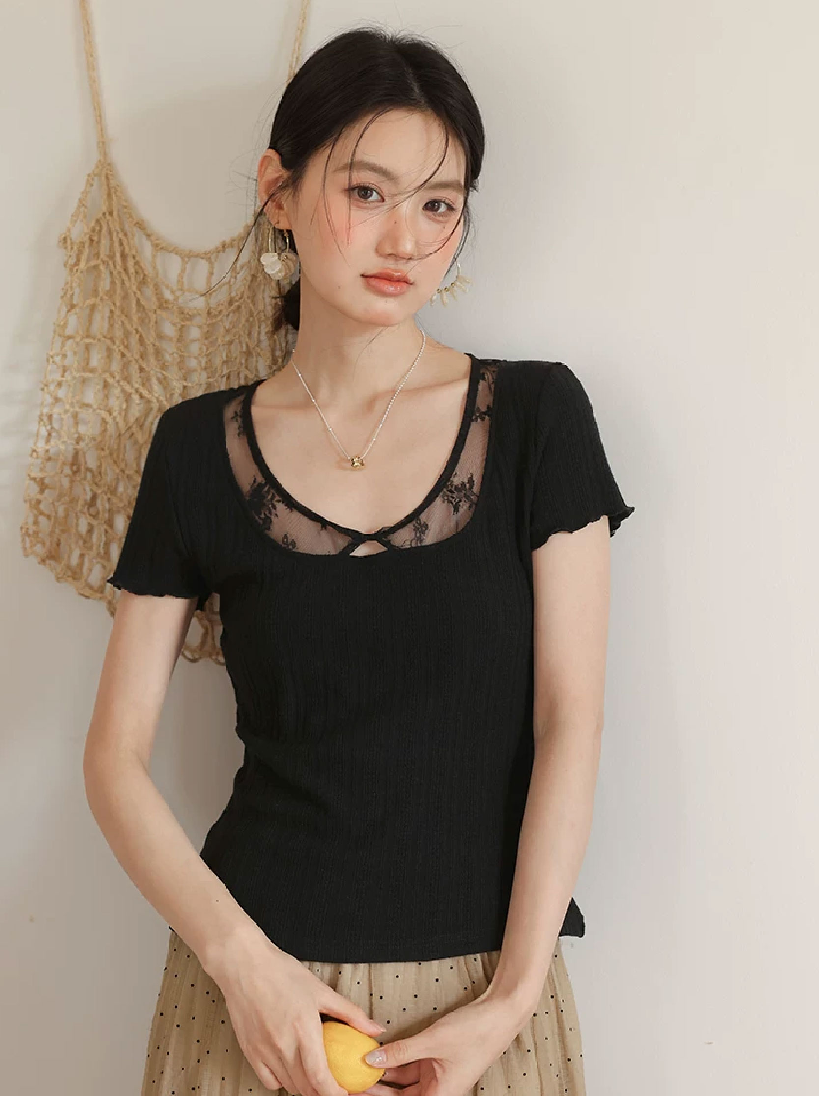 大尺碼巨好看短袖蕾絲拼接V領T恤女2026新款夏季簡約氣質上衣