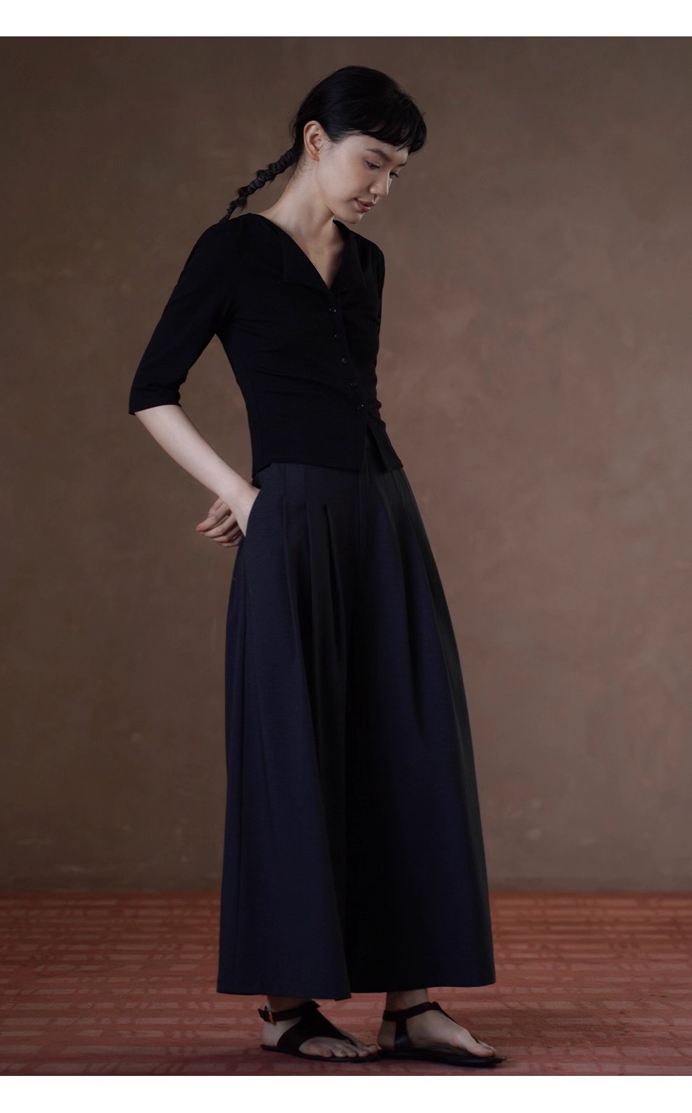 品質通勤雙面織布V領氣質上衣遮肉中袖合身彈性顯瘦T恤