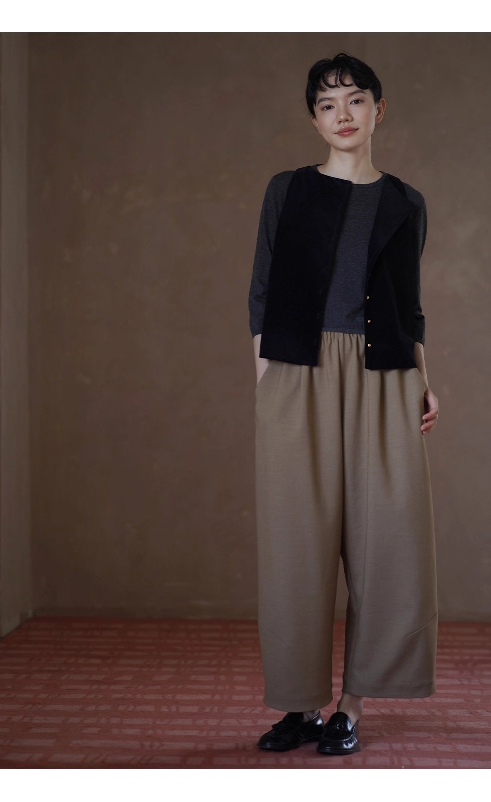 簡約仙品內搭羊毛混紡輕薄合身柔軟親膚圓領針織上衣女