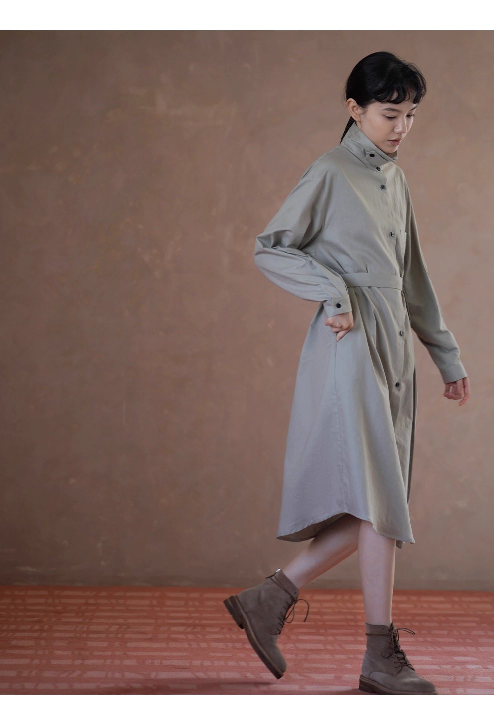 日常友善清透亞麻棉混紡襯衫領寬鬆H版型腰帶通勤洋裝