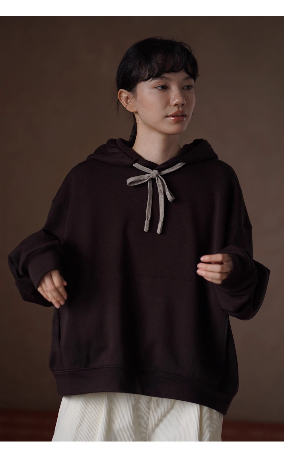 軟糯可可撞色帽繩寬鬆落肩顯瘦休閒疊穿廓形連帽衛衣女,軟糯可可撞色帽繩寬鬆落肩顯瘦休閒疊穿廓形連帽衛衣女,HBEW1122,軟糯可可撞色帽繩寬鬆落肩顯瘦休閒疊穿廓形連帽衛衣女,連帽抽繩,舒適面料