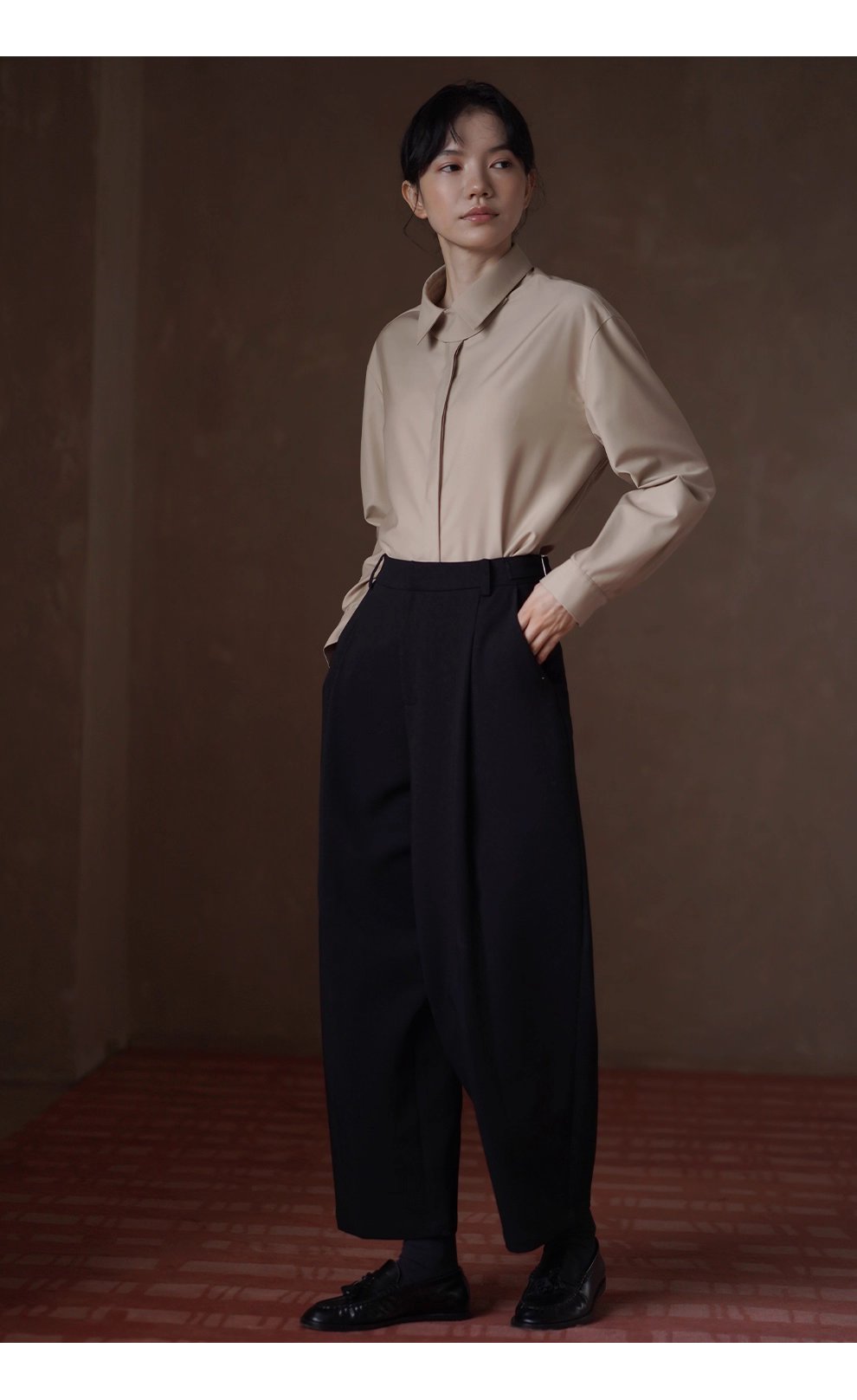 JI致英倫通勤簡約質感長袖襯衫寬鬆H型暗門襟設計上衣女,JI致英倫通勤簡約質感長袖襯衫寬鬆H型暗門襟設計上衣女,HBEW1123,JI致英倫通勤簡約質感長袖襯衫寬鬆H型暗門襟設計上衣女,可拆領袢,俐落有型