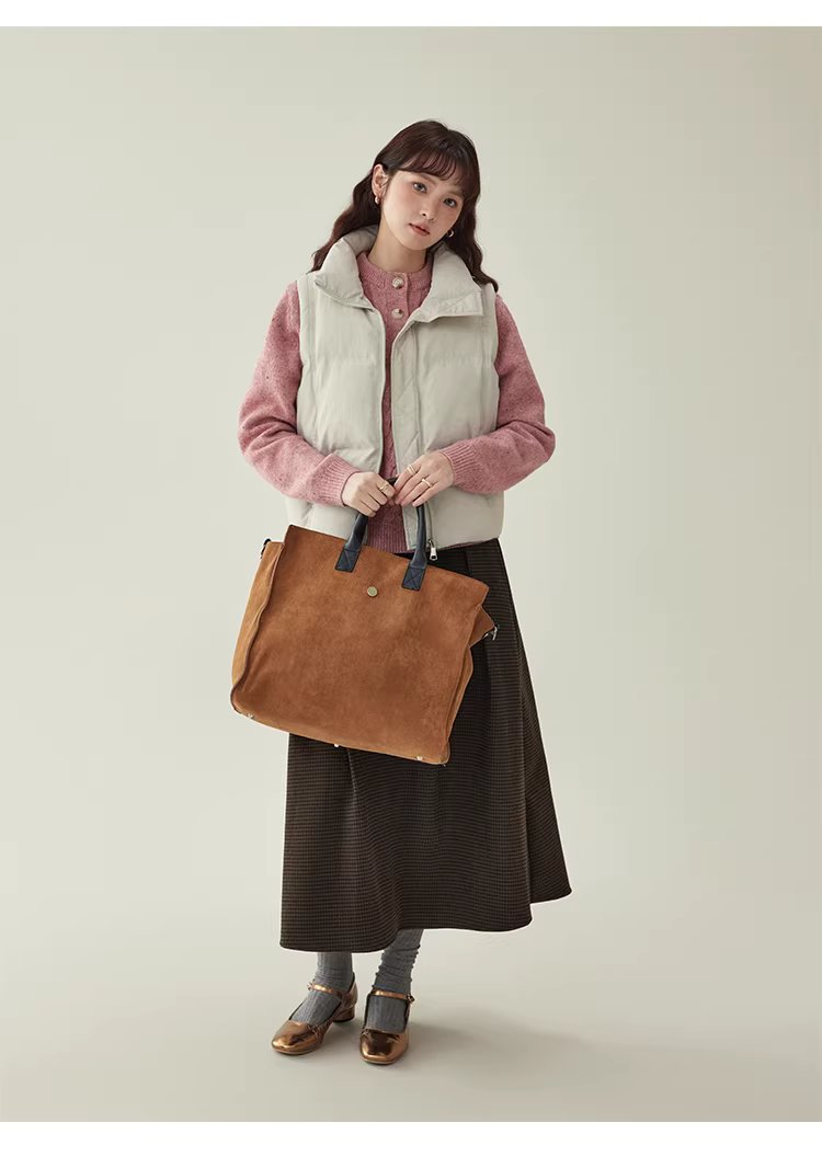 韓系純色無袖拉鍊棉服女冬新款立領馬甲疊穿外套,韓系純色無袖拉鍊棉服女冬新款立領馬甲疊穿外套,HBEW5105,韓系純色無袖拉鍊棉服女冬新款立領馬甲疊穿外套,疊搭造型,保暖舒適